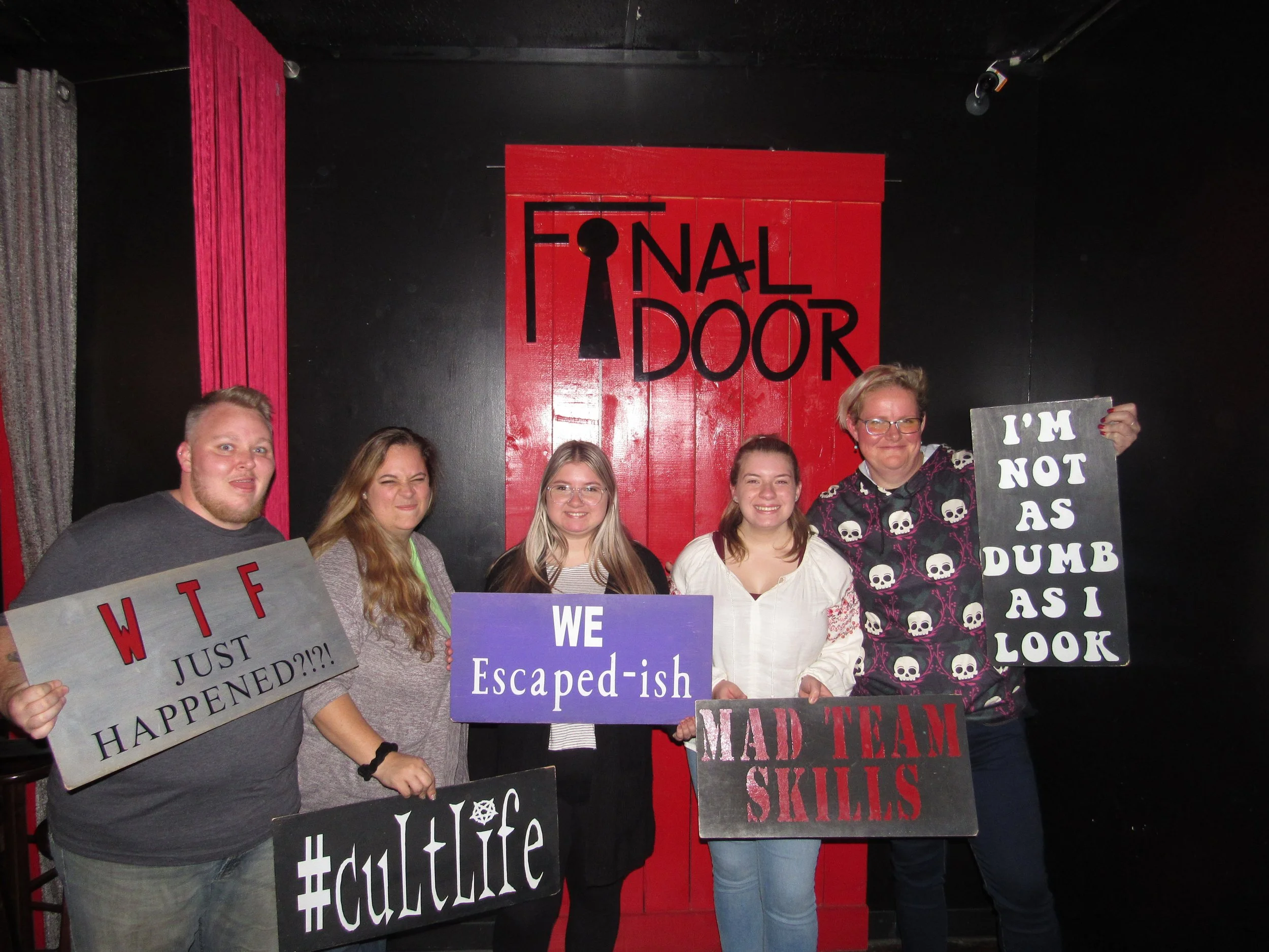 the-final-door-escape-room-columbia-sc-team-photos-11-04-21 (5).JPG