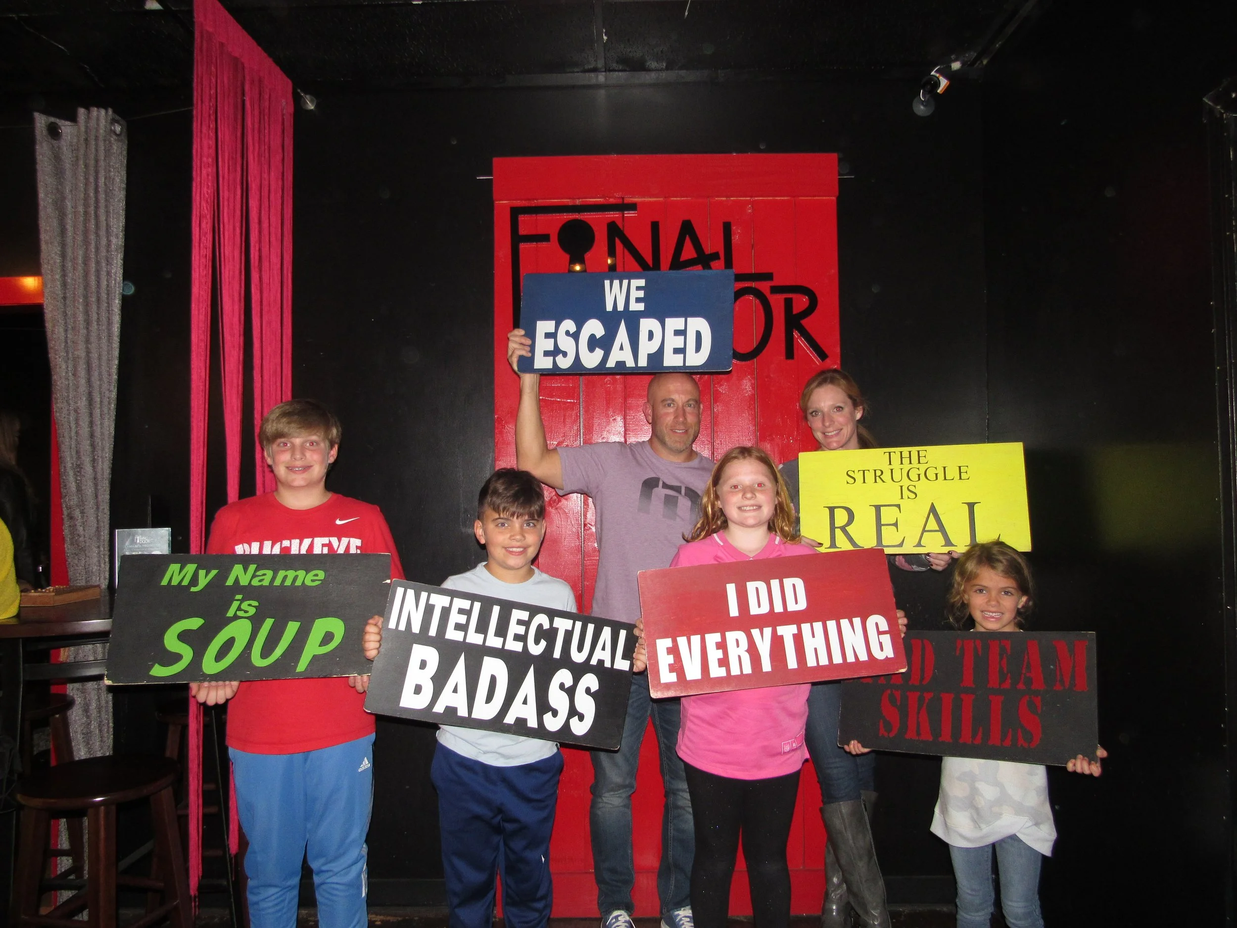 the-final-door-escape-room-columbia-sc-team-photos-11-06-21 (8).JPG