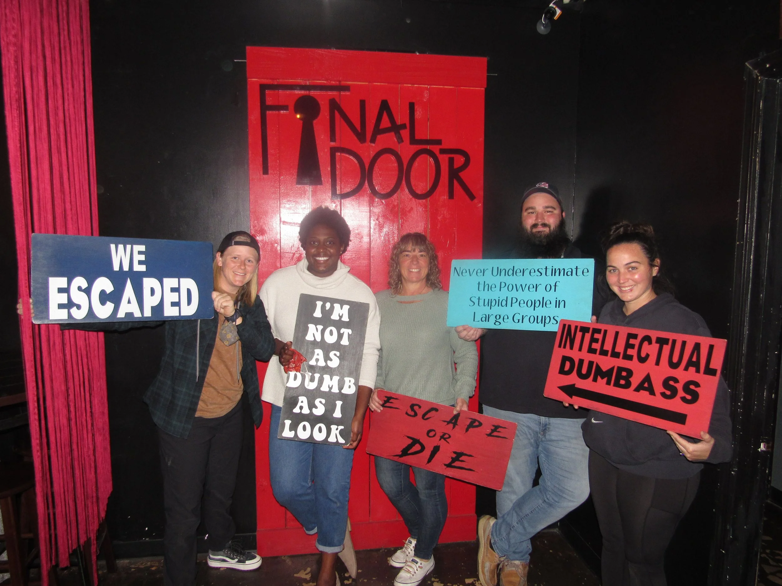 the-final-door-escape-room-columbia-sc-team-photos-11-07-21 (5).JPG