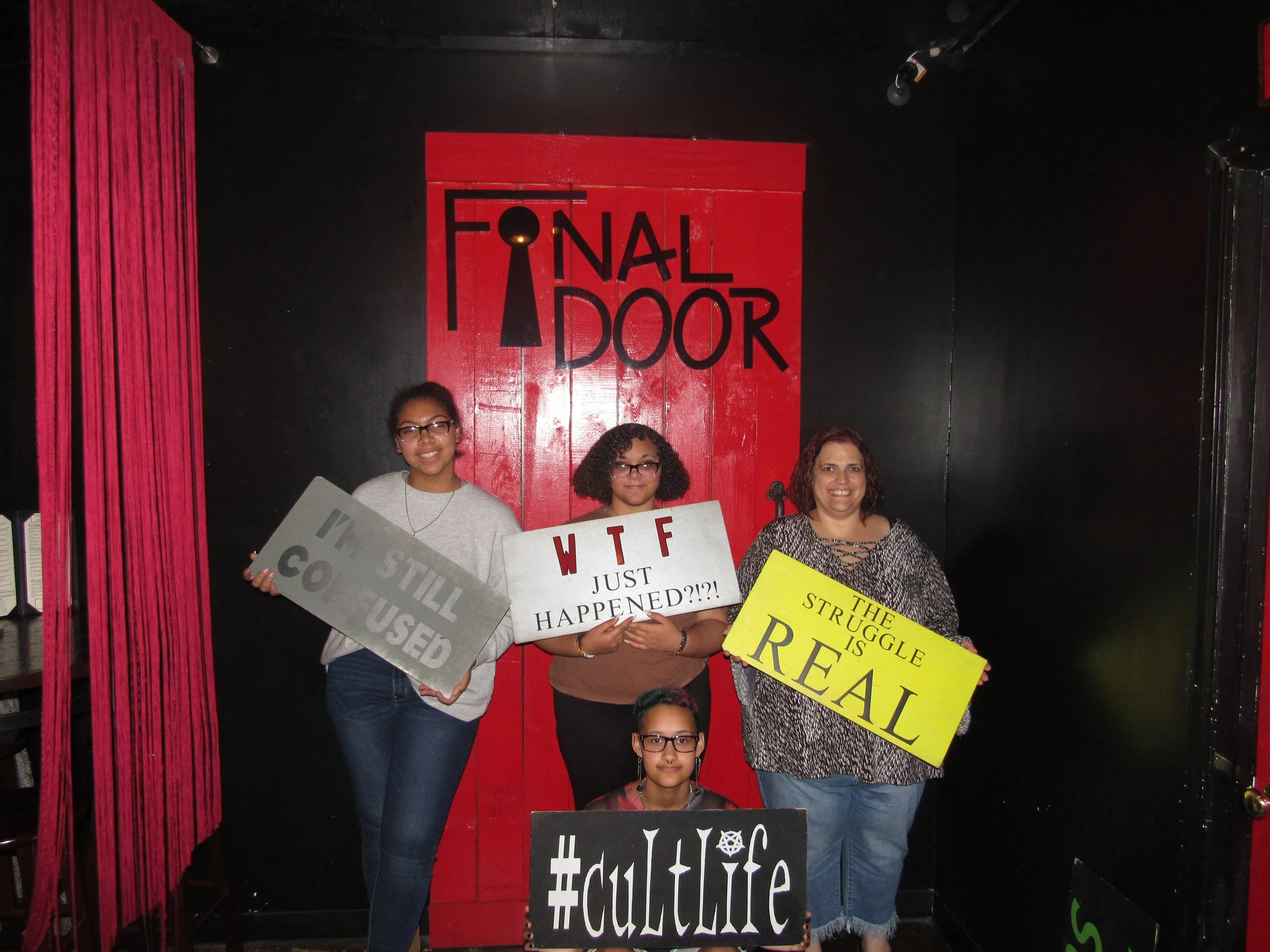 the-final-door-escape-room-columbia-sc-team-photos-11-13-21 (23).JPG