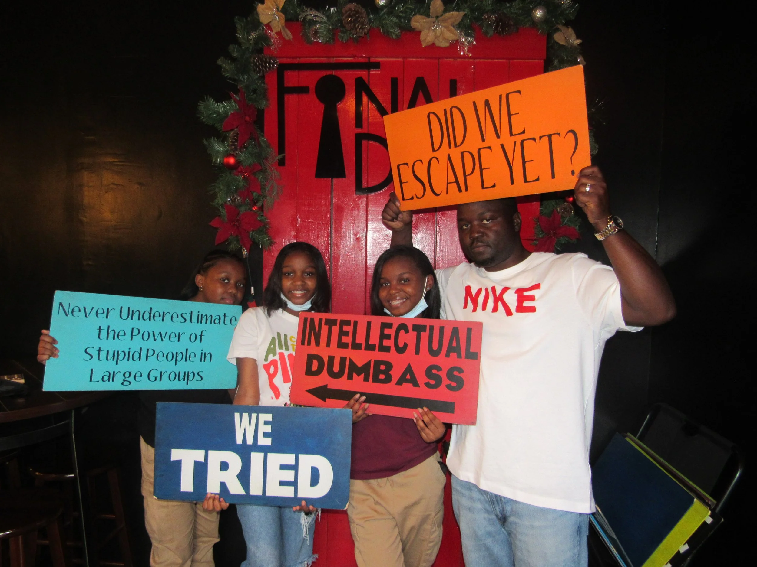 the-final-door-escape-room-columbia-sc-team-photos-11-28-21 (4).JPG