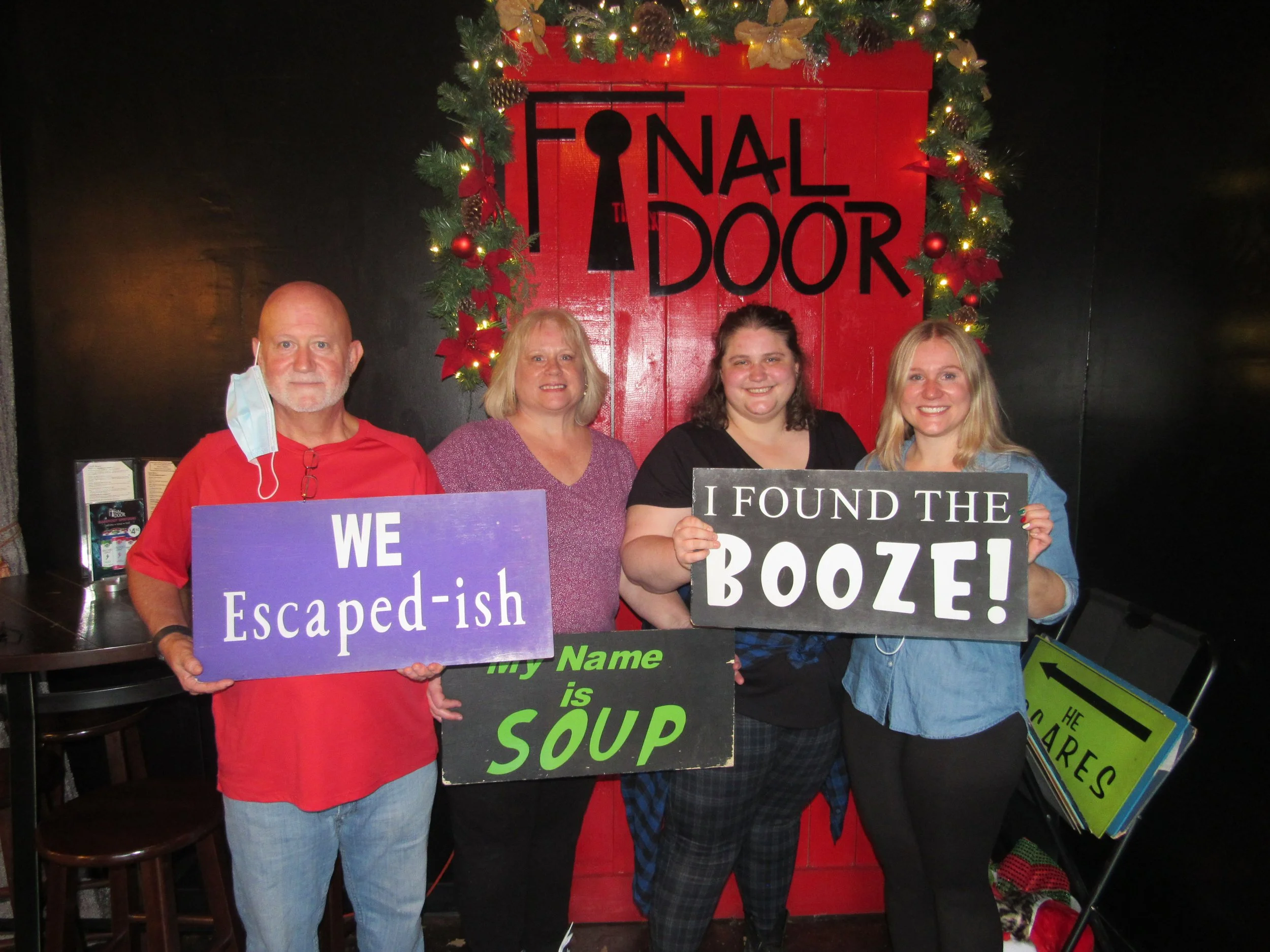 the-final-door-escape-room-columbia-sc-team-photos-12-04-21 (8).JPG