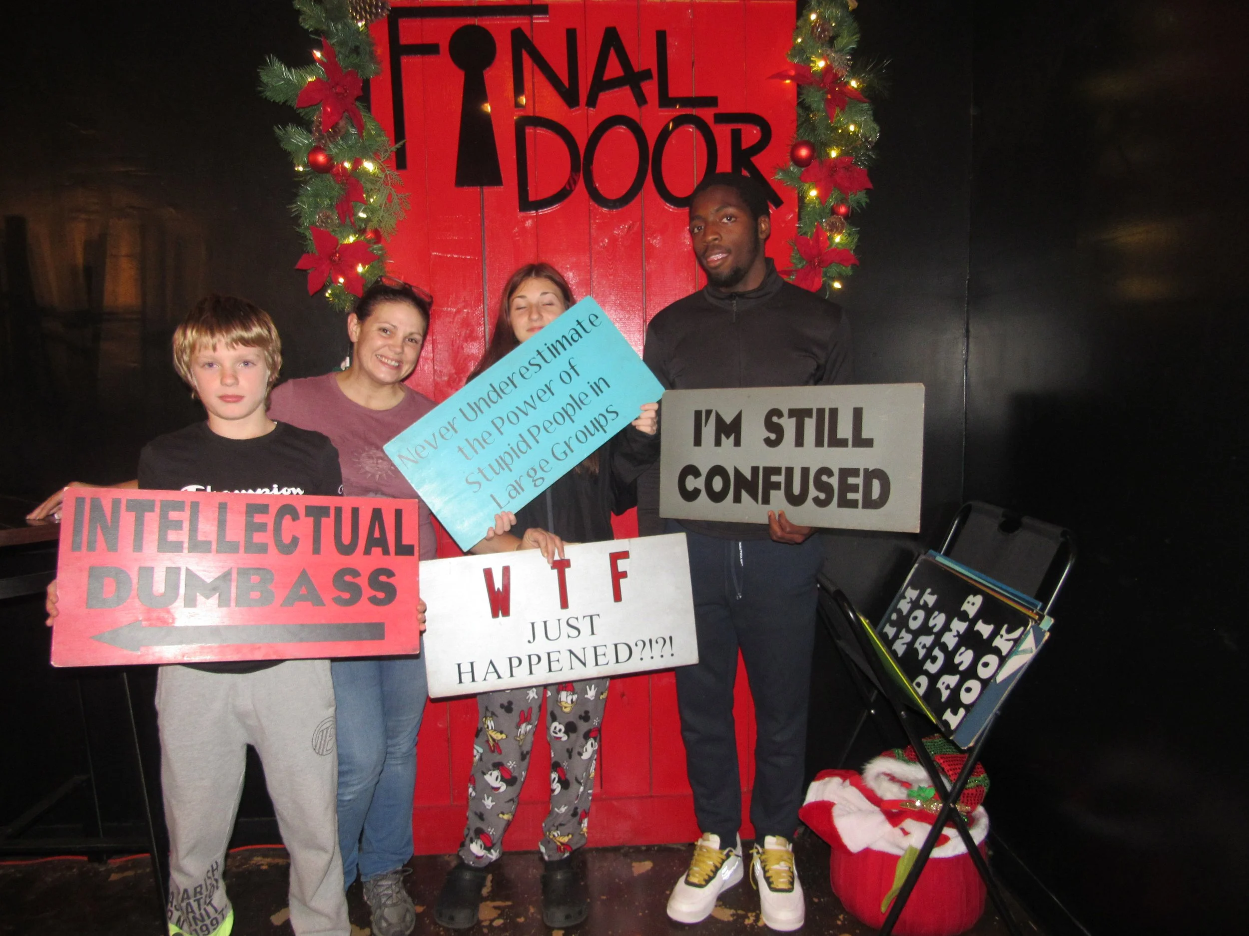 the-final-door-escape-room-columbia-sc-team-photos-12-04-21 (26).JPG