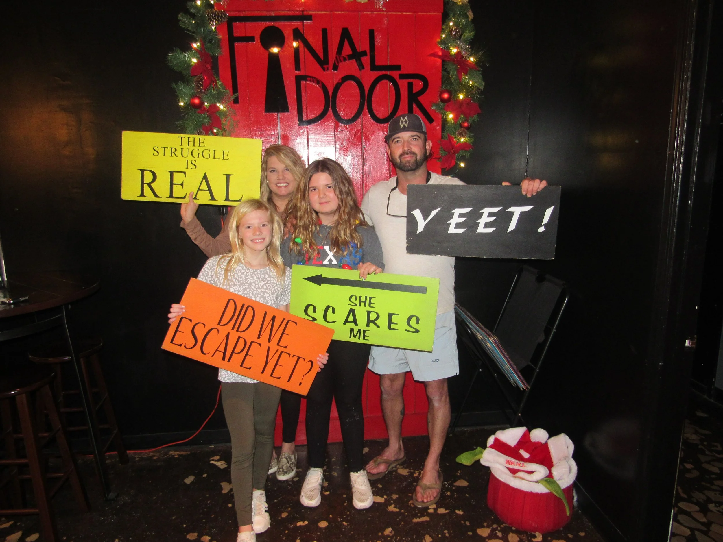 the-final-door-escape-room-columbia-sc-team-photos-12-18-21 (10).JPG