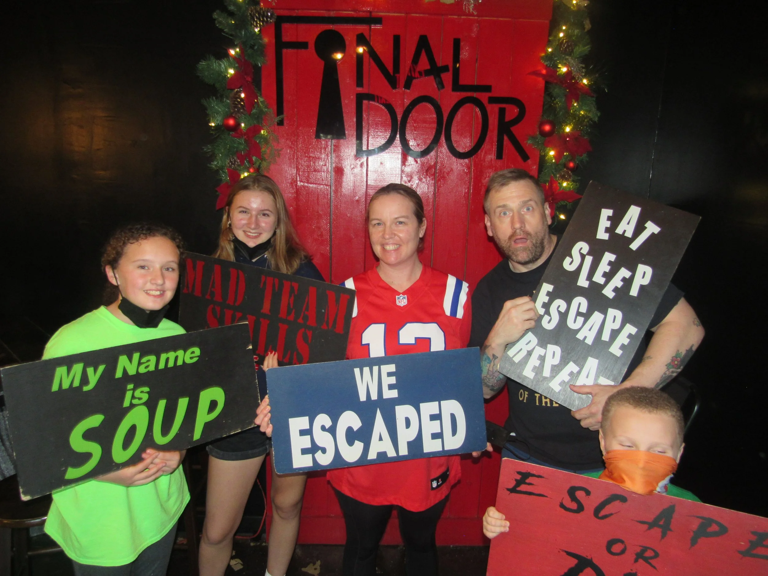 the-final-door-escape-room-columbia-sc-team-photos-01-01-22 (16).JPG