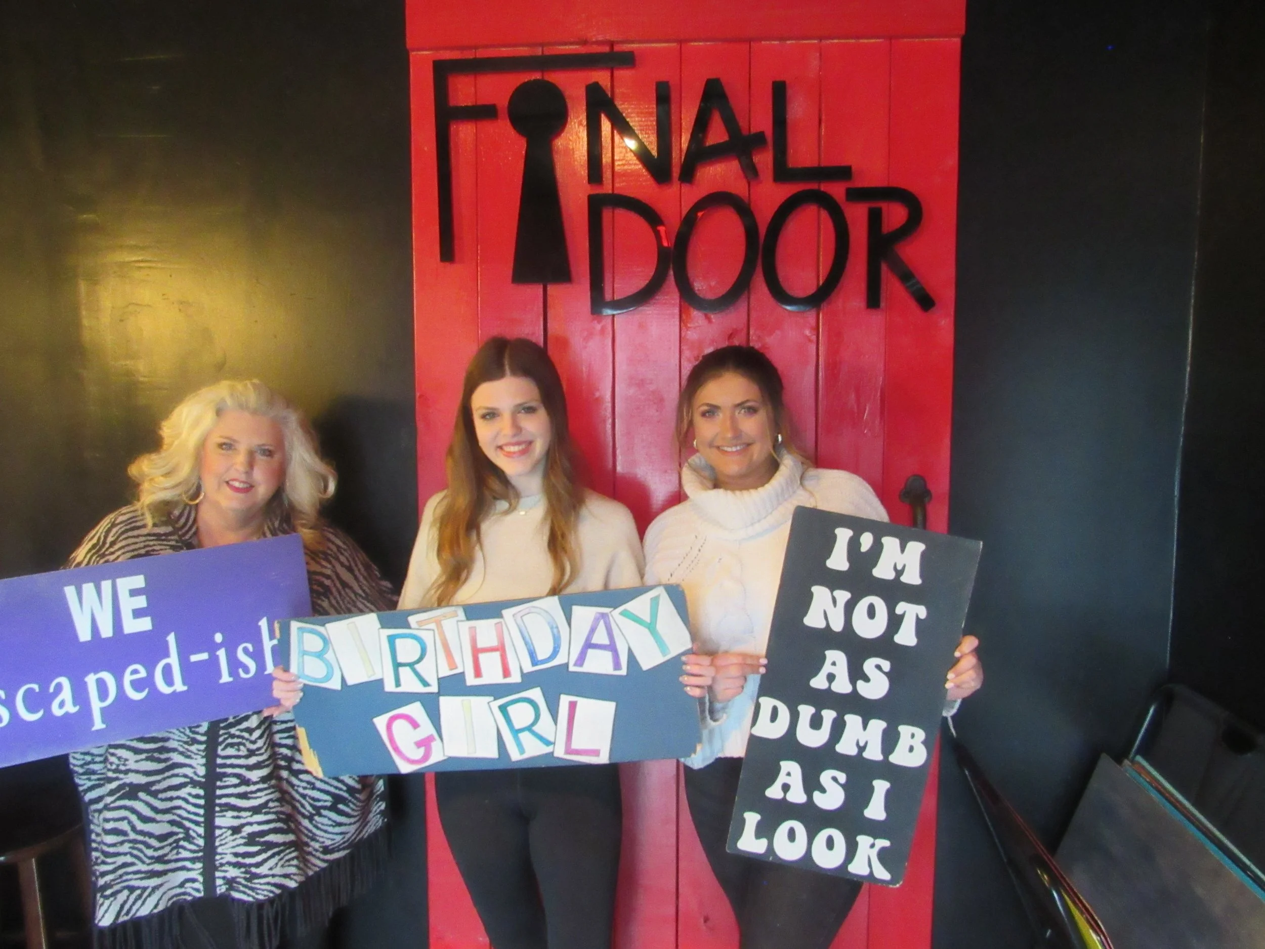 the-final-door-escape-room-columbia-sc-team-photos-01-16-22 (1).JPG
