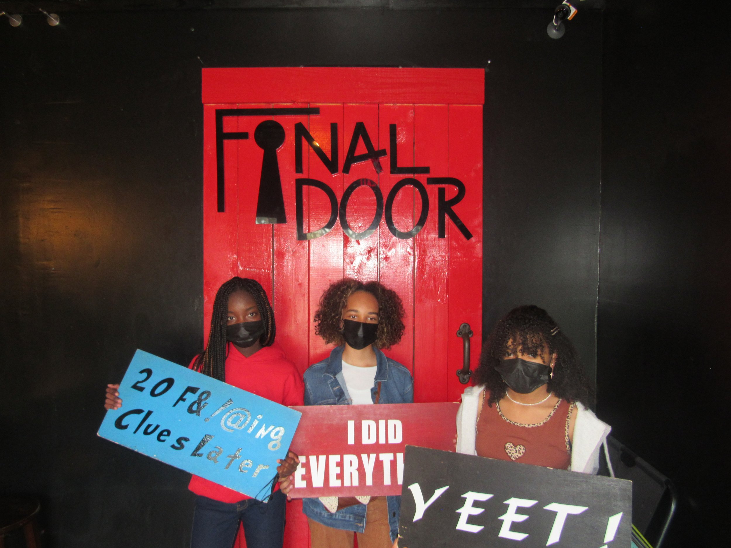 the-final-door-escape-room-columbia-sc-team-photos-03-05-22 (8).JPG