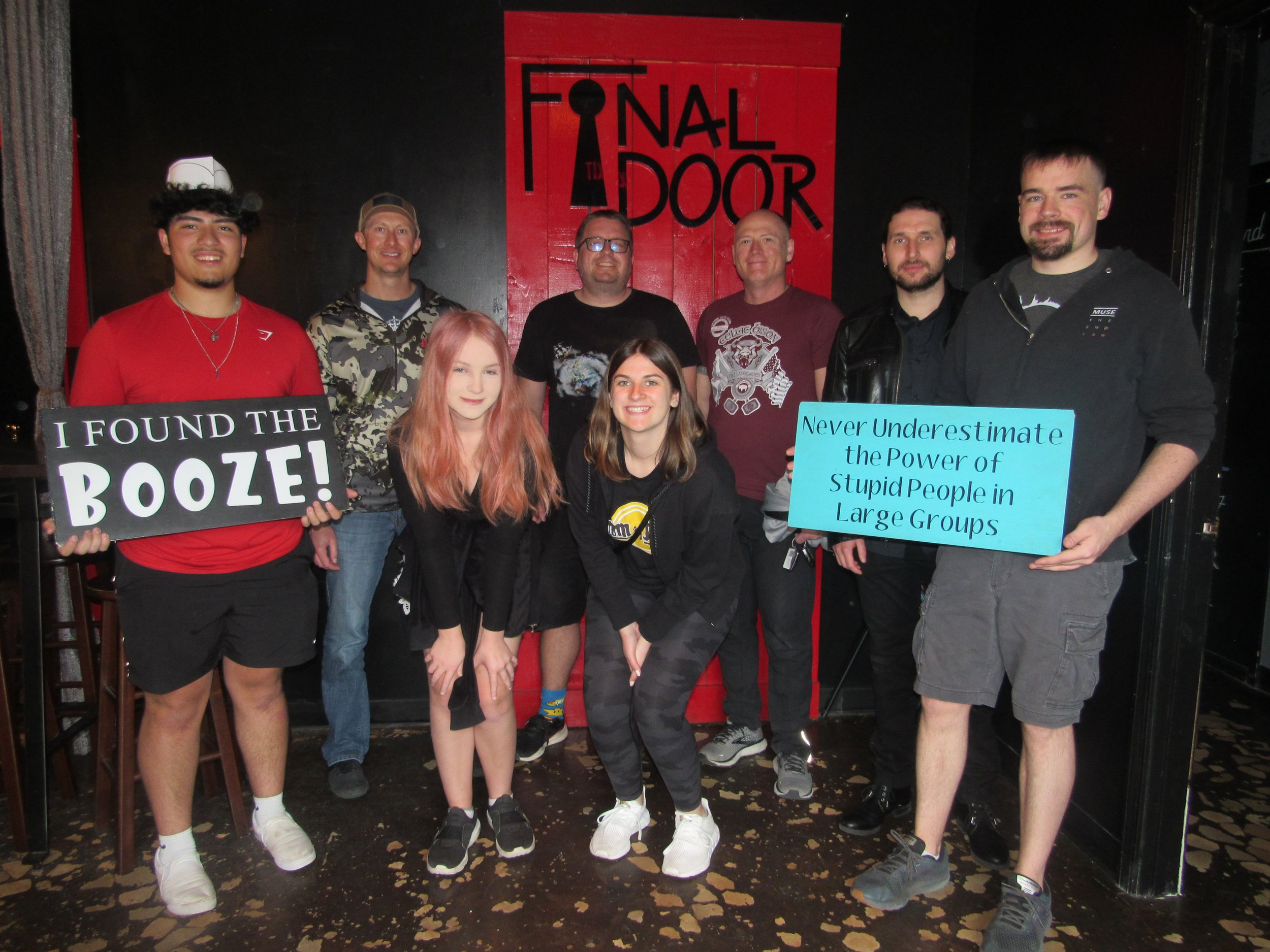 the-final-door-escape-room-columbia-sc-team-photos-04-09-22 (5).JPG