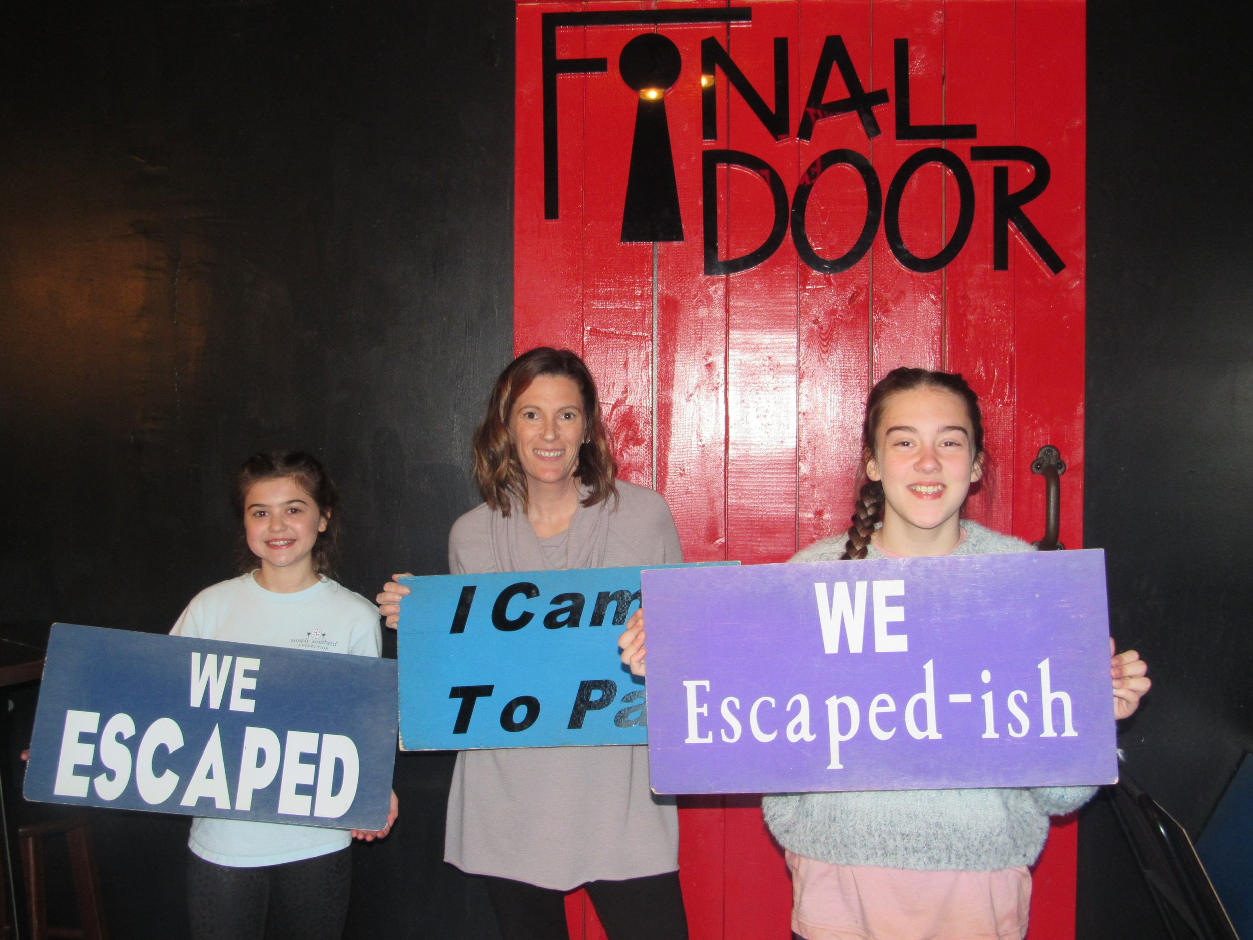 the-final-door-escape-room-columbia-sc-team-photos-04-09-22 (18).JPG