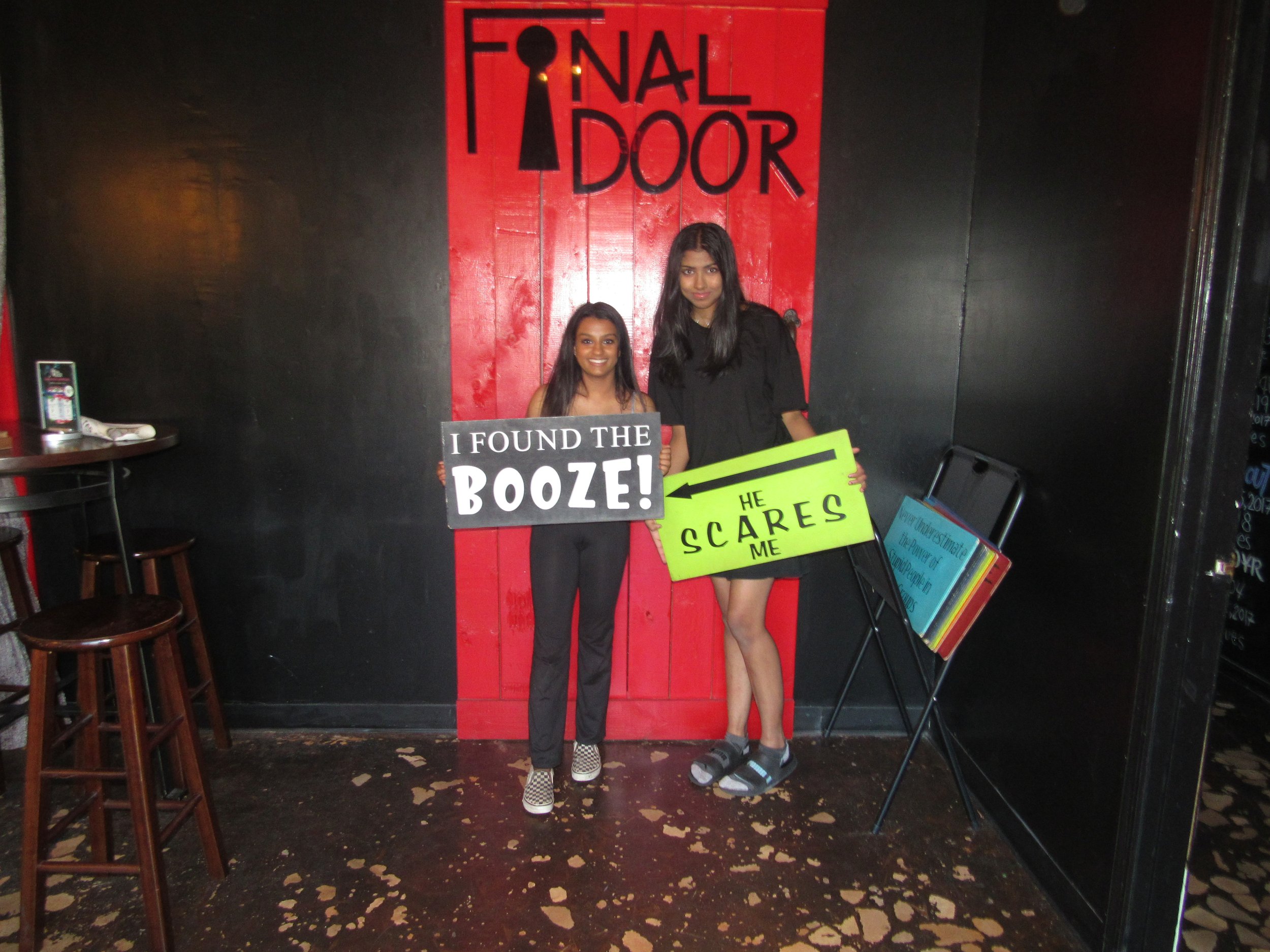 the-final-door-escape-room-columbia-sc-team-photos-04-19-22 (3).JPG