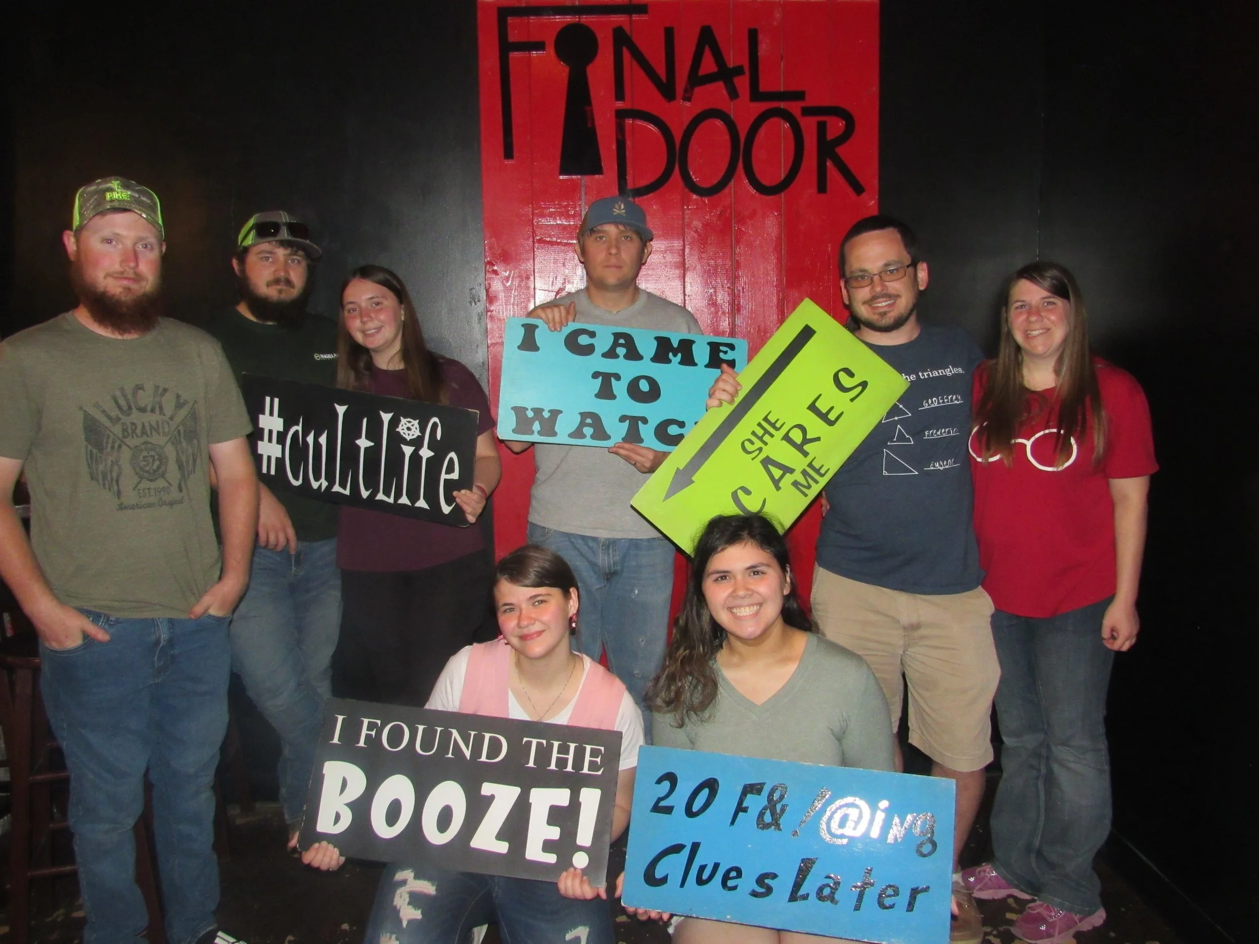 the-final-door-escape-room-columbia-sc-team-photos-04-23-22 (16).JPG