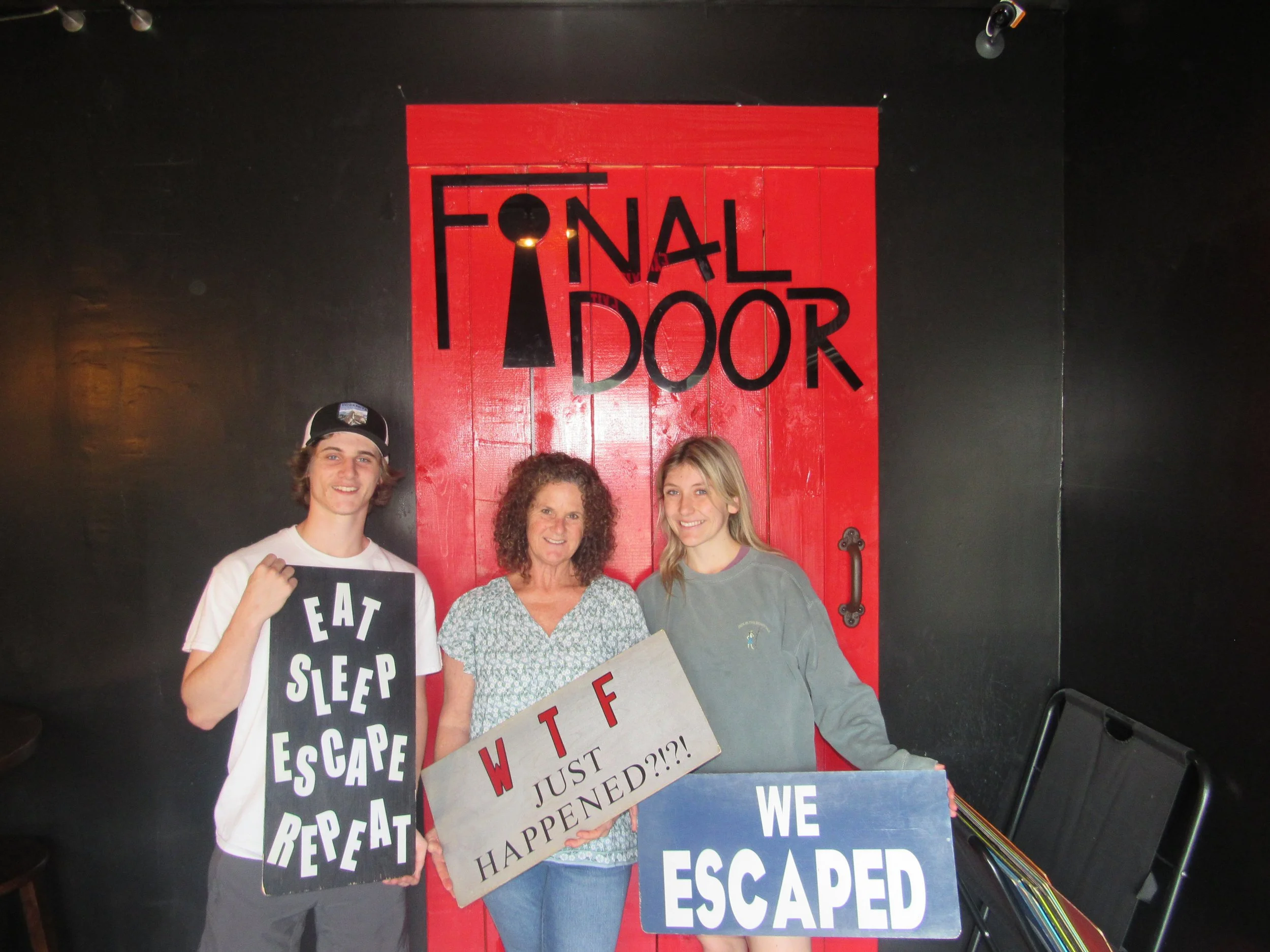 the-final-door-escape-room-columbia-sc-team-photos-05-04-22 (2).JPG