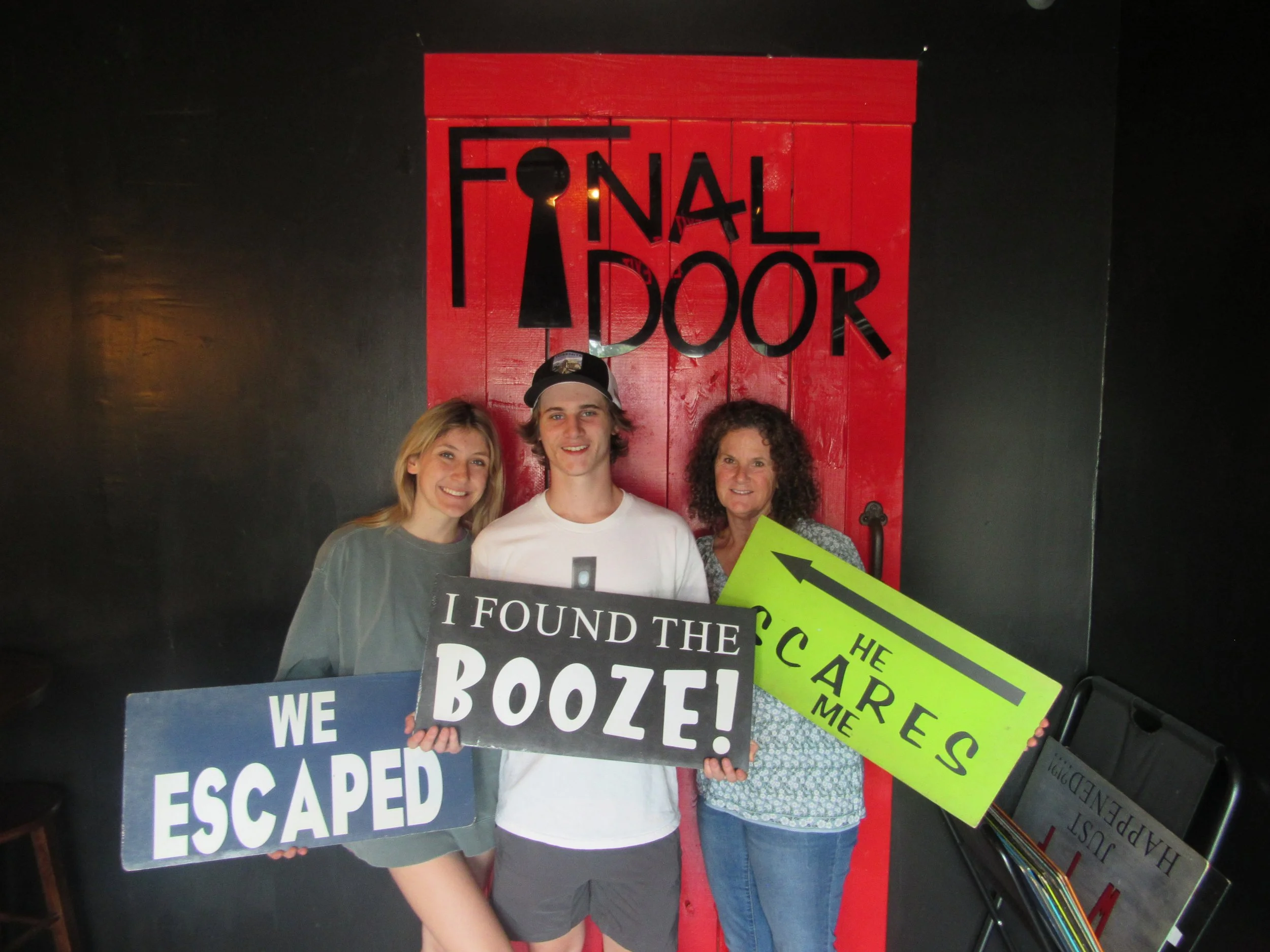 the-final-door-escape-room-columbia-sc-team-photos-05-04-22 (3).JPG
