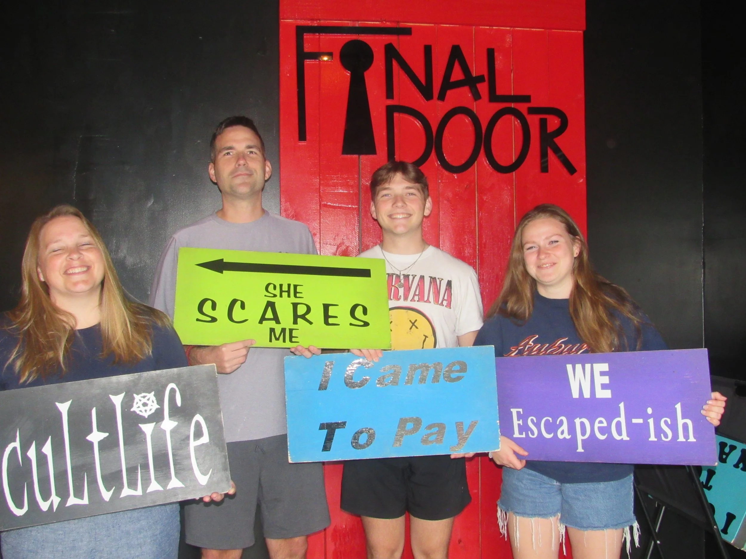 the-final-door-escape-room-columbia-sc-team-photos-05-07-22 (6).JPG