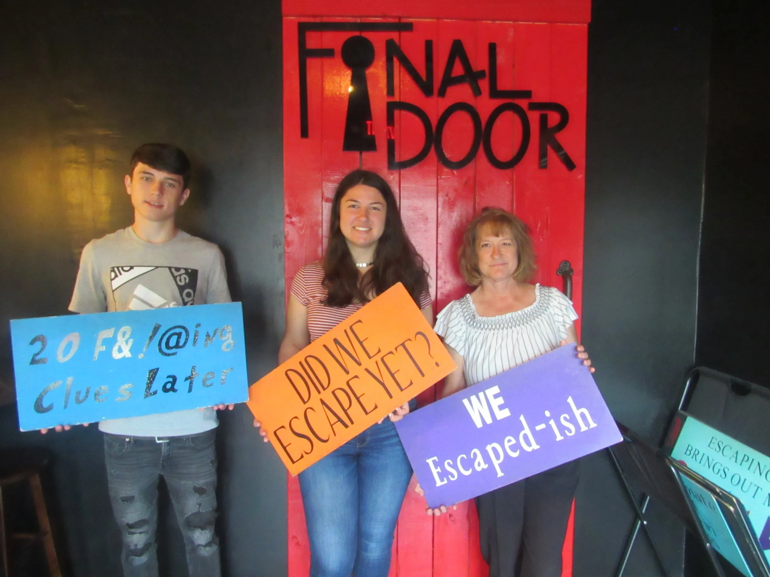 the-final-door-escape-room-columbia-sc-team-photos-05-08-22 (16).JPG