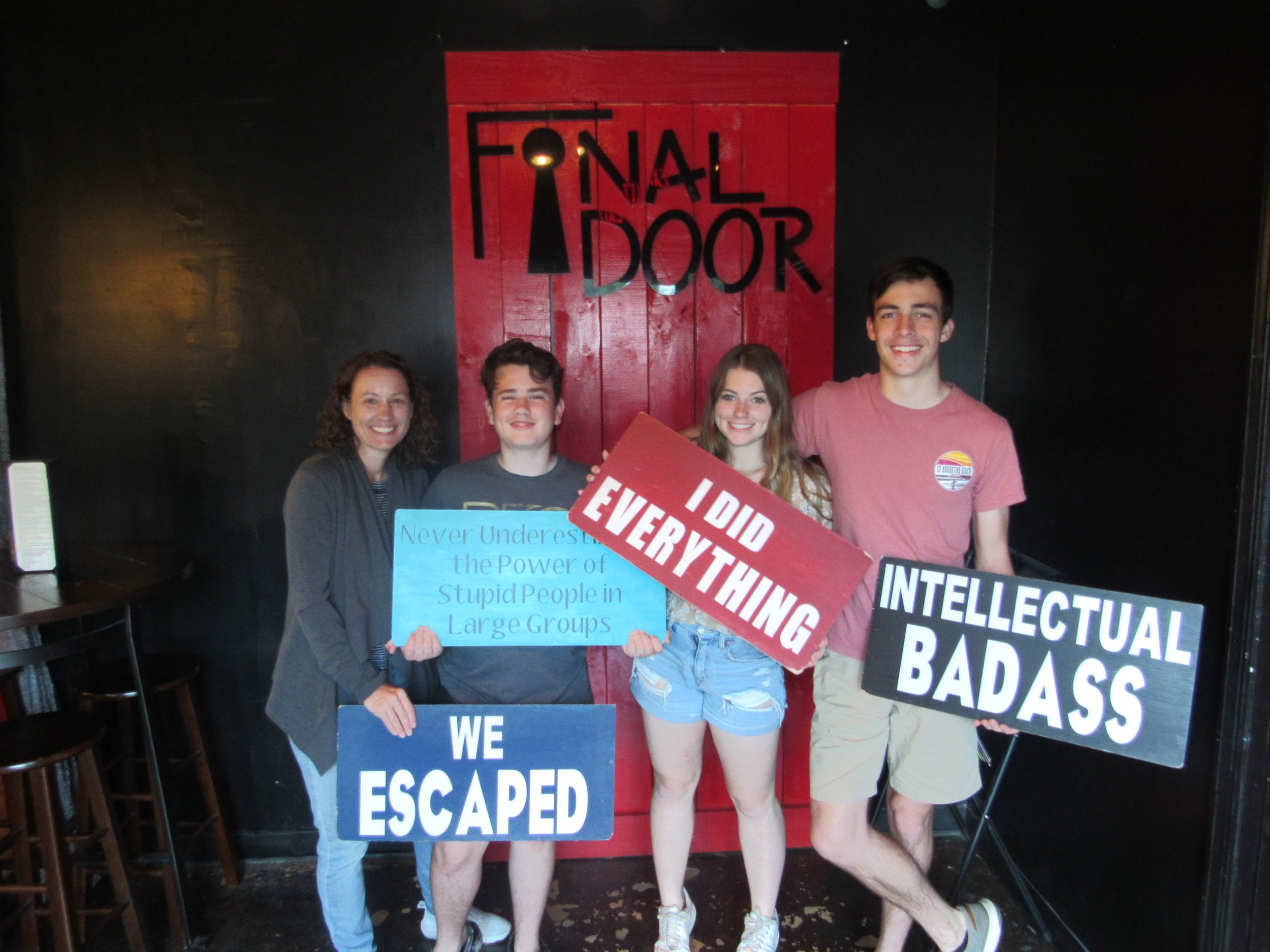 the-final-door-escape-room-columbia-sc-team-photos-06-10-22 (2).JPG