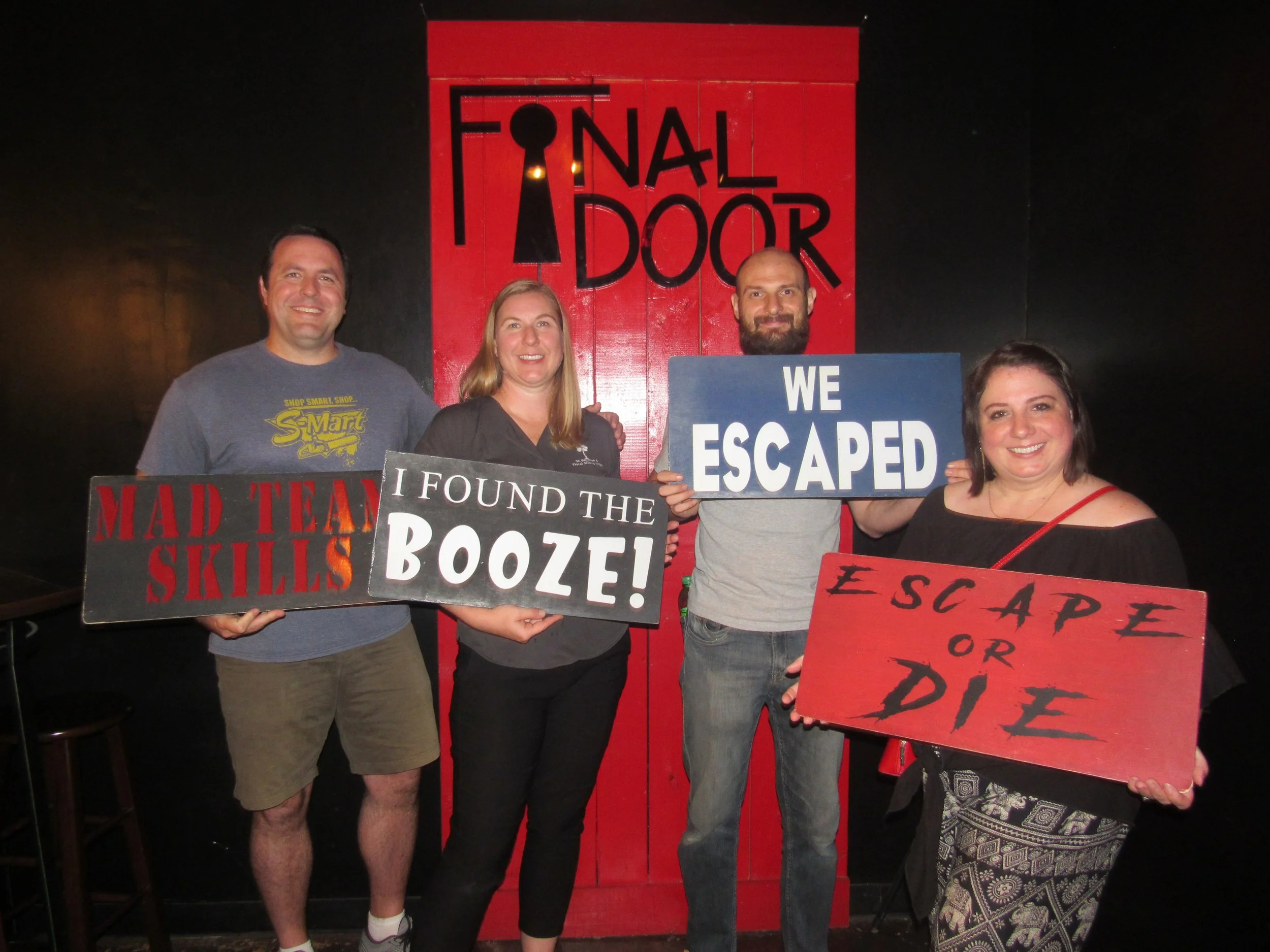 the-final-door-escape-room-columbia-sc-team-photos-08-03-22 (4).JPG