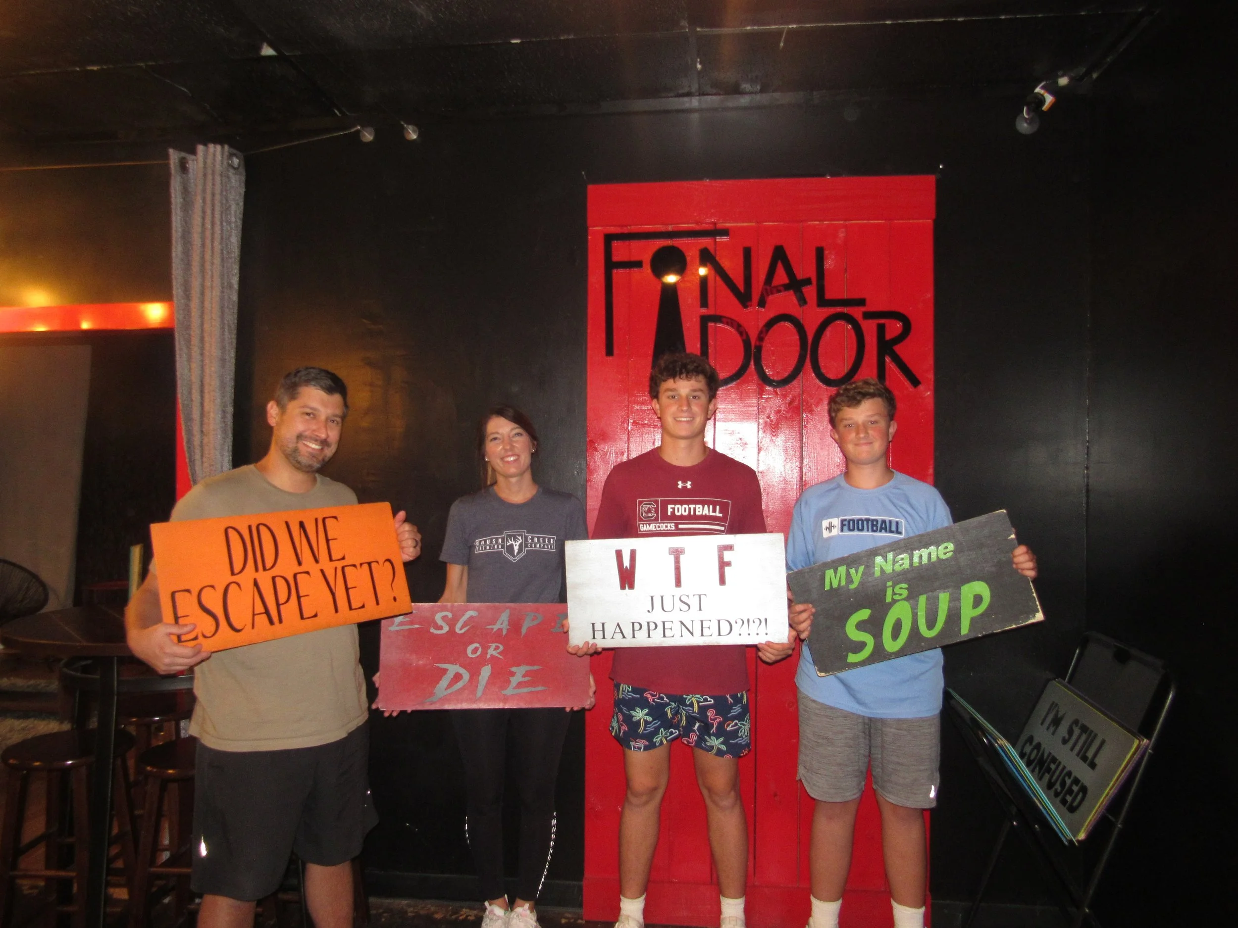 the-final-door-escape-room-columbia-sc-team-photos-08-12-22 (10).JPG