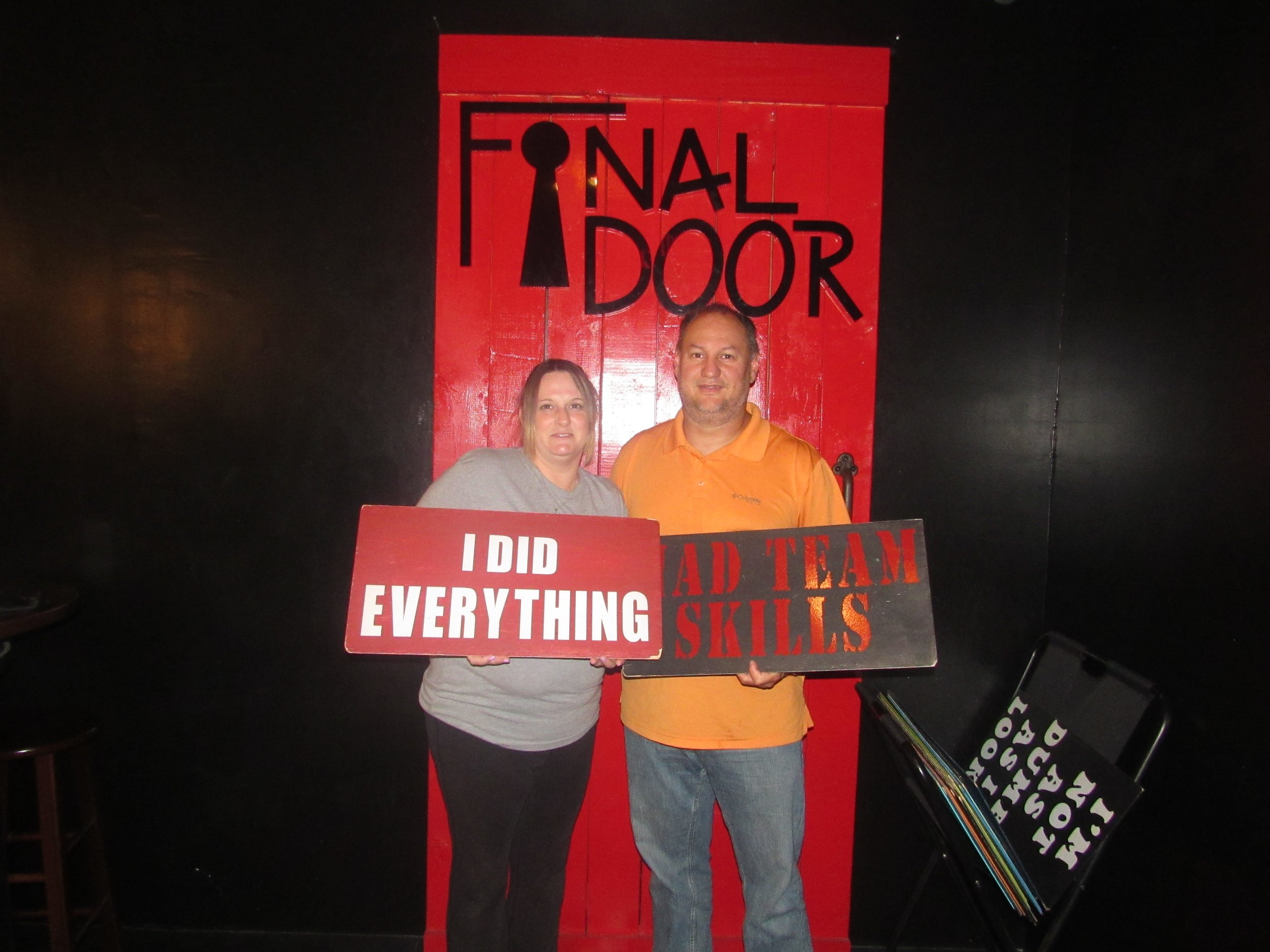 the-final-door-escape-room-columbia-sc-team-photos-08-19-22 (8).JPG