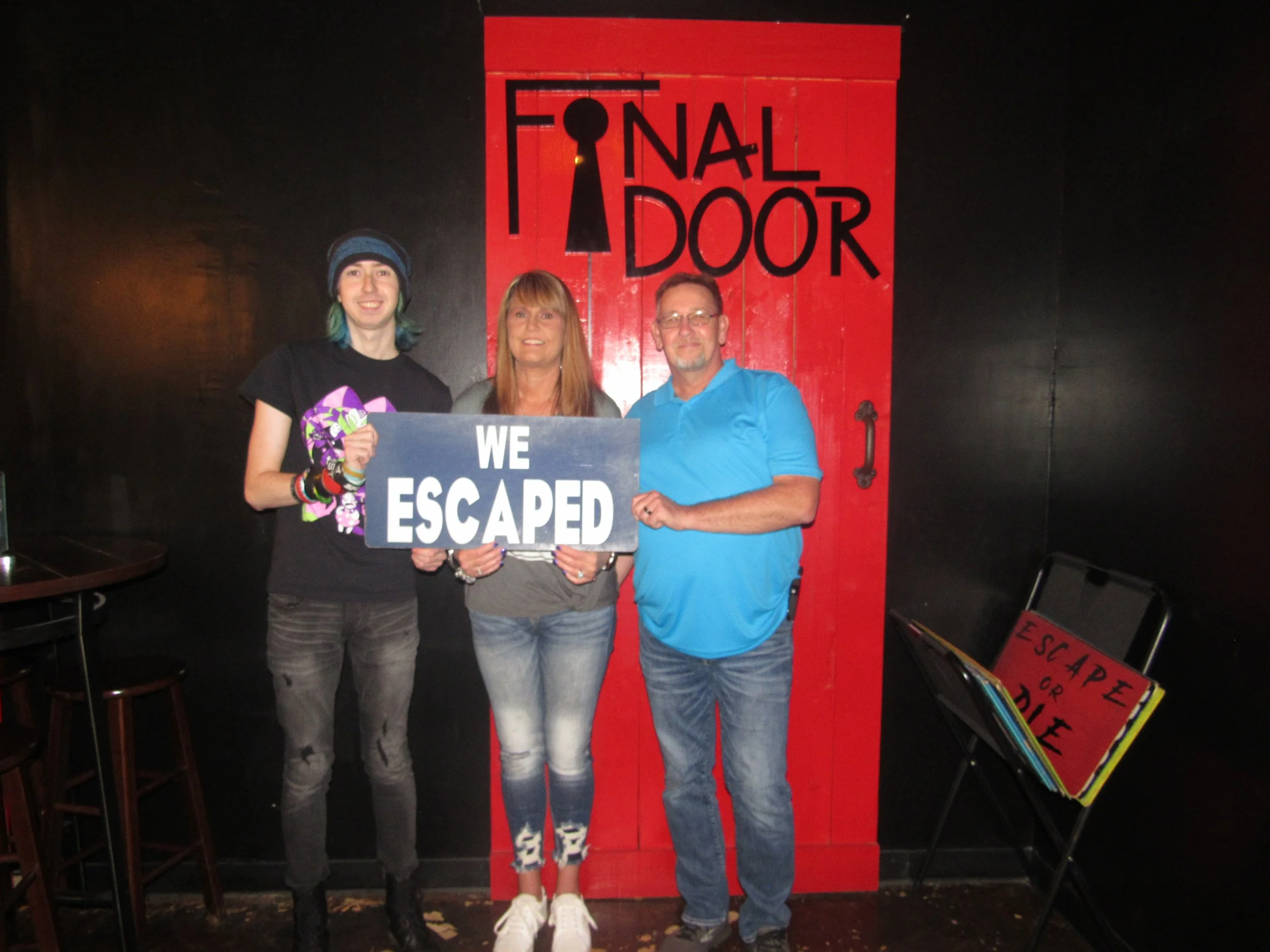 the-final-door-escape-room-columbia-sc-team-photos-08-20-22 (15).JPG