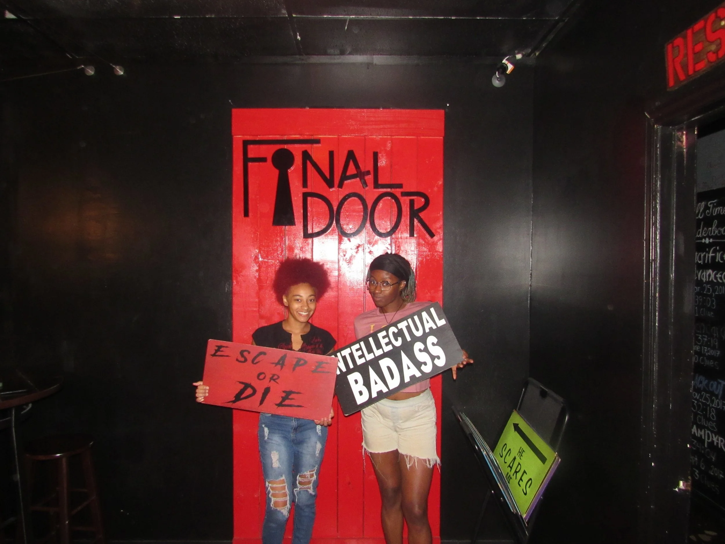the-final-door-escape-room-columbia-sc-team-photos-09-02-22  (7).JPG