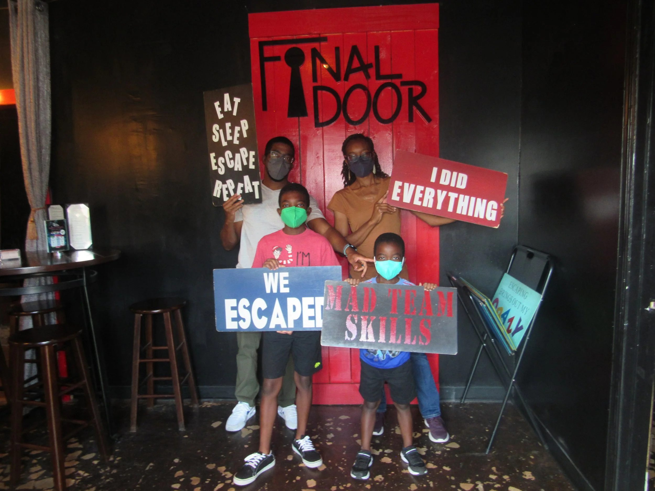 the-final-door-escape-room-columbia-sc-team-photos-09-03-22  (5).JPG