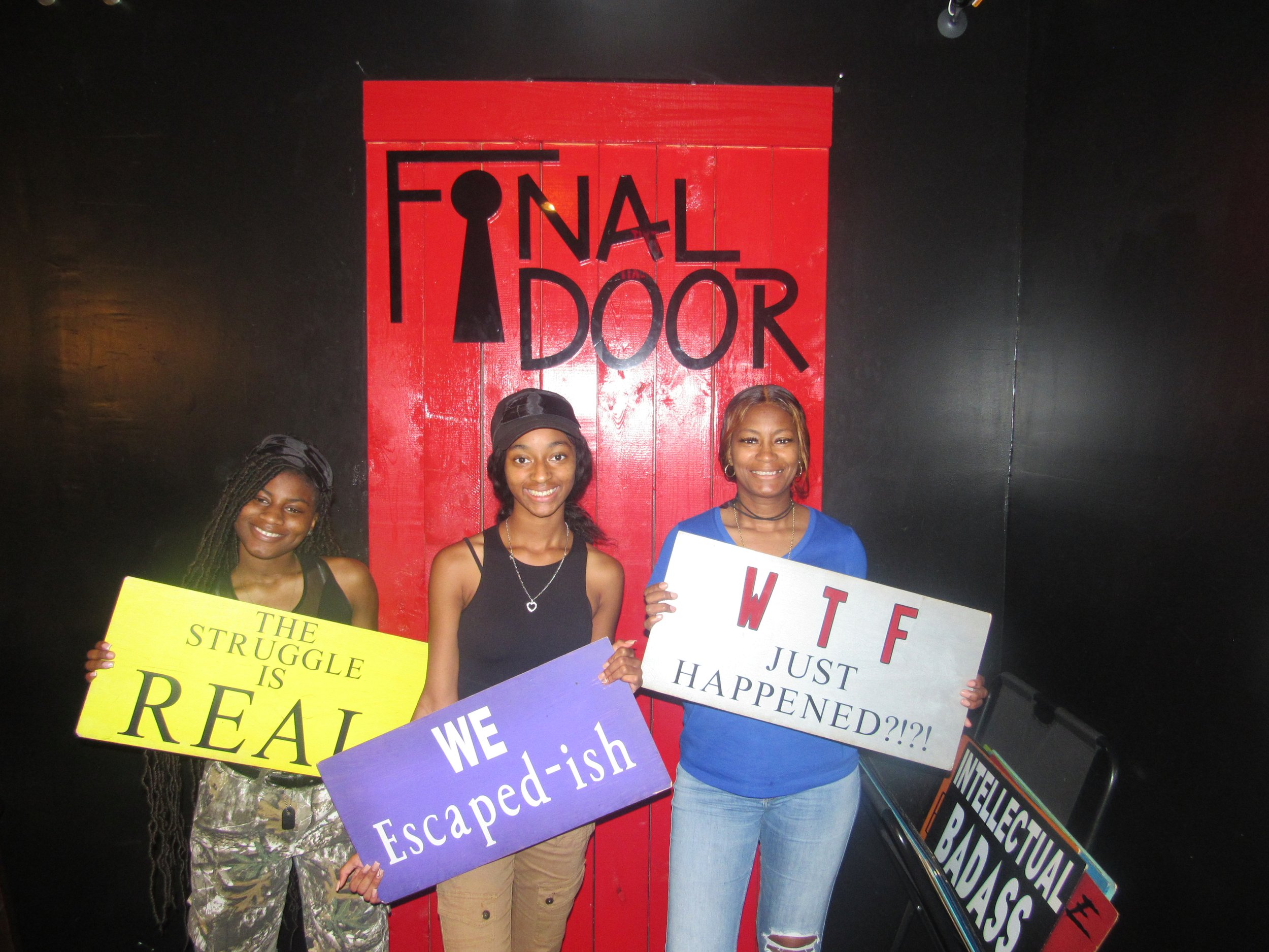 the-final-door-escape-room-columbia-sc-team-photos-09-03-22  (26).JPG