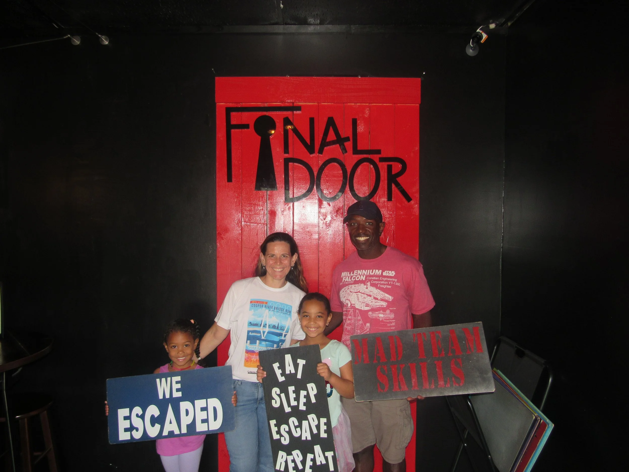the-final-door-escape-room-columbia-sc-team-photos-09-04-22  (1).JPG