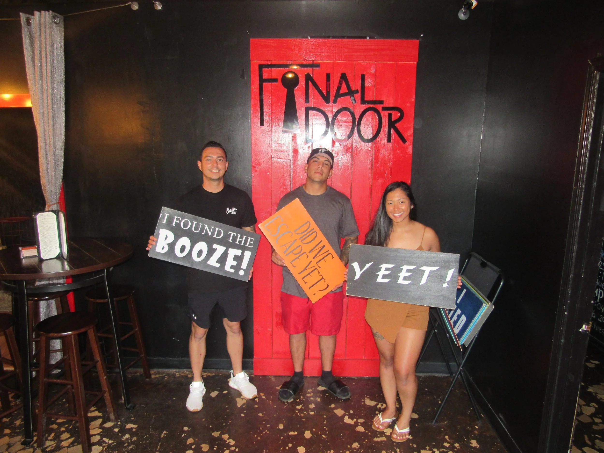 the-final-door-escape-room-columbia-sc-team-photos-09-11-22 (9).JPG