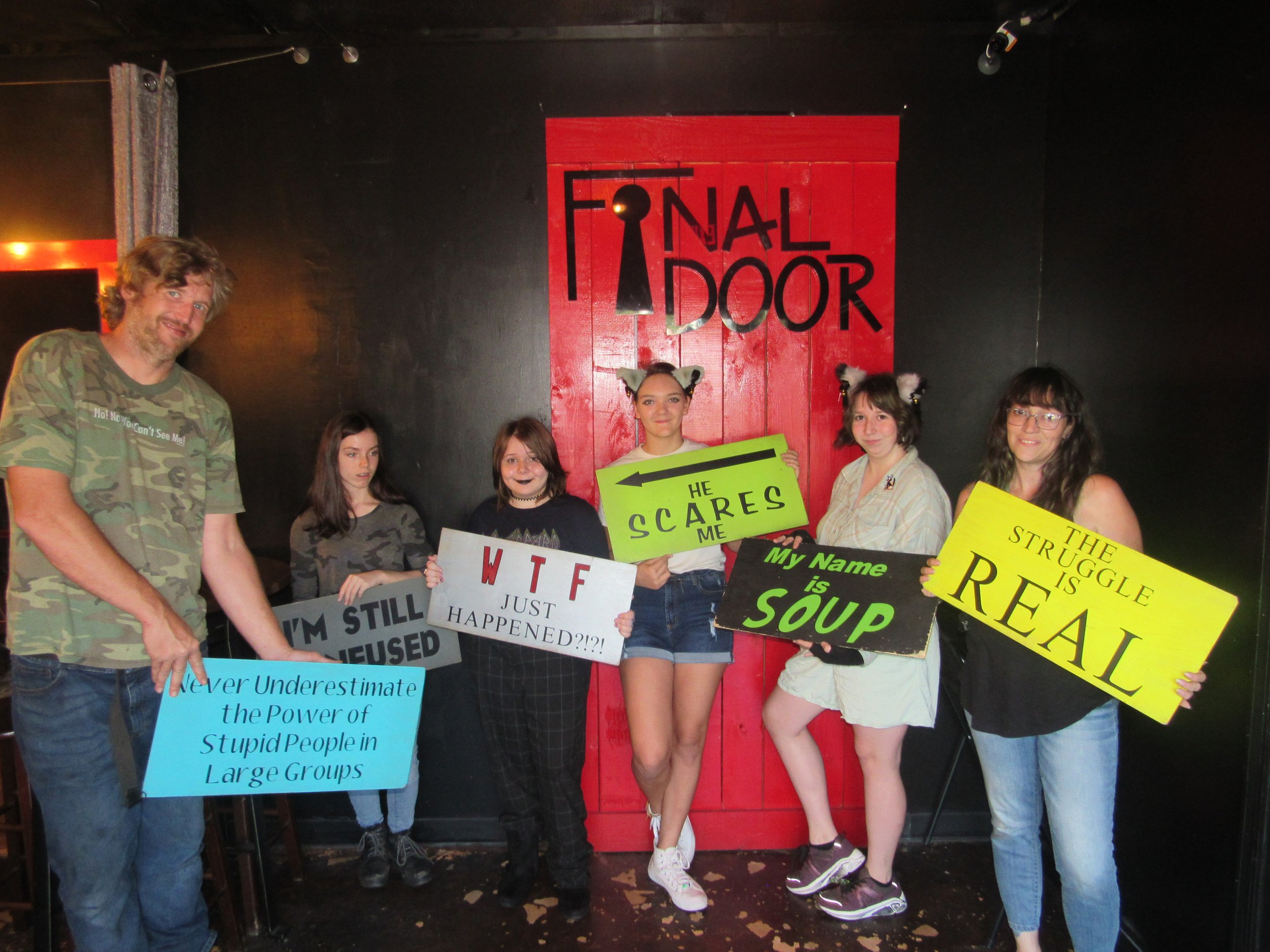 the-final-door-escape-room-columbia-sc-team-photos-09-17-22 (8).JPG