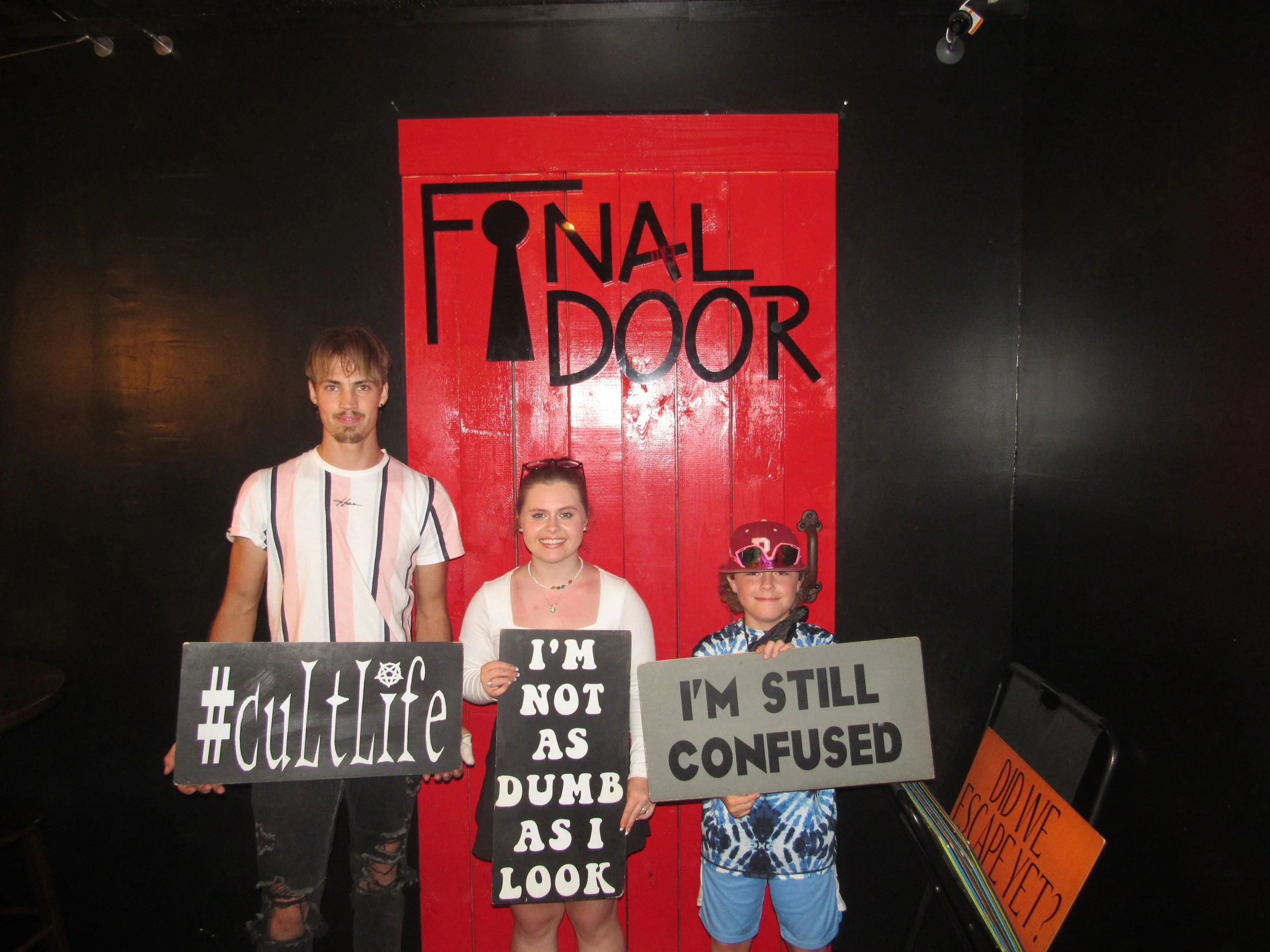 the-final-door-escape-room-columbia-sc-team-photos-09-17-22 (20).JPG