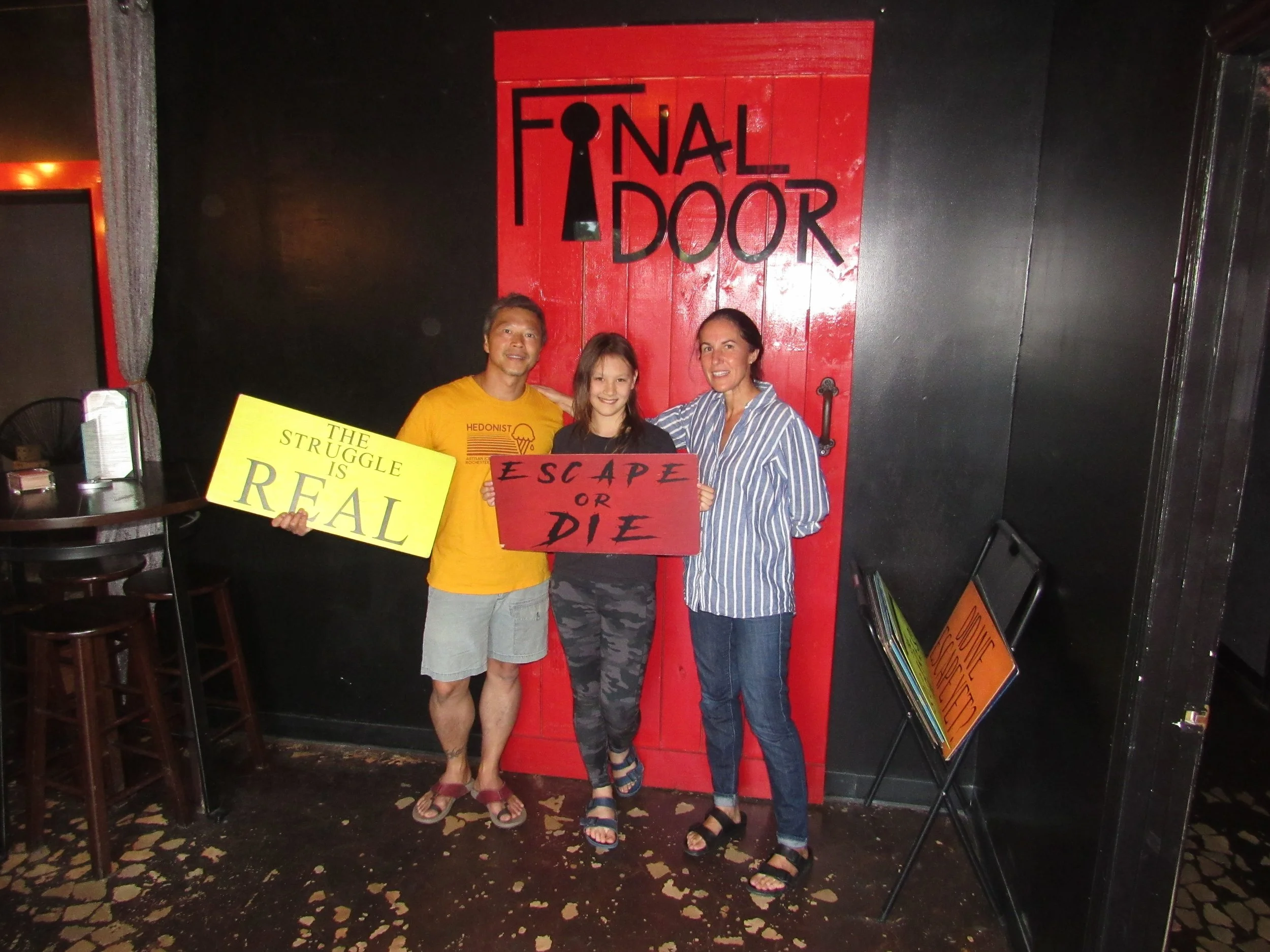 the-final-door-escape-room-columbia-sc-team-photos-09-18-22  (4).JPG