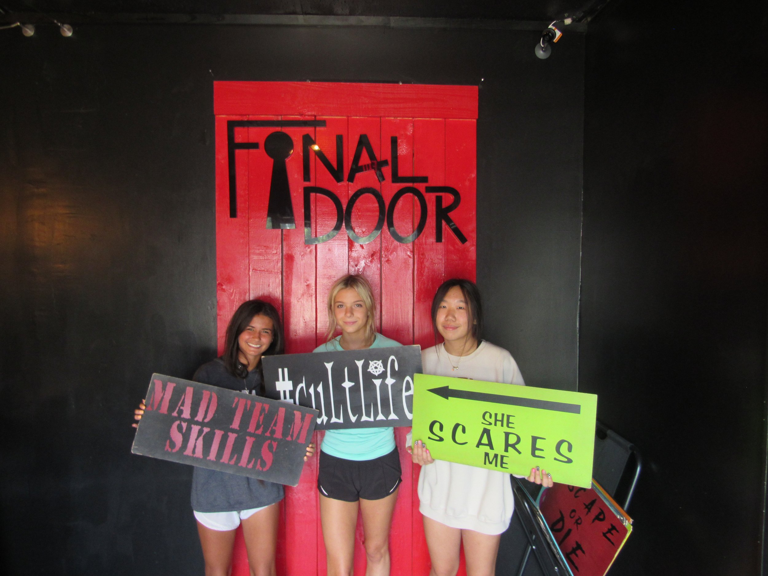 the-final-door-escape-room-columbia-sc-team-photos-09-21-22  (1).JPG