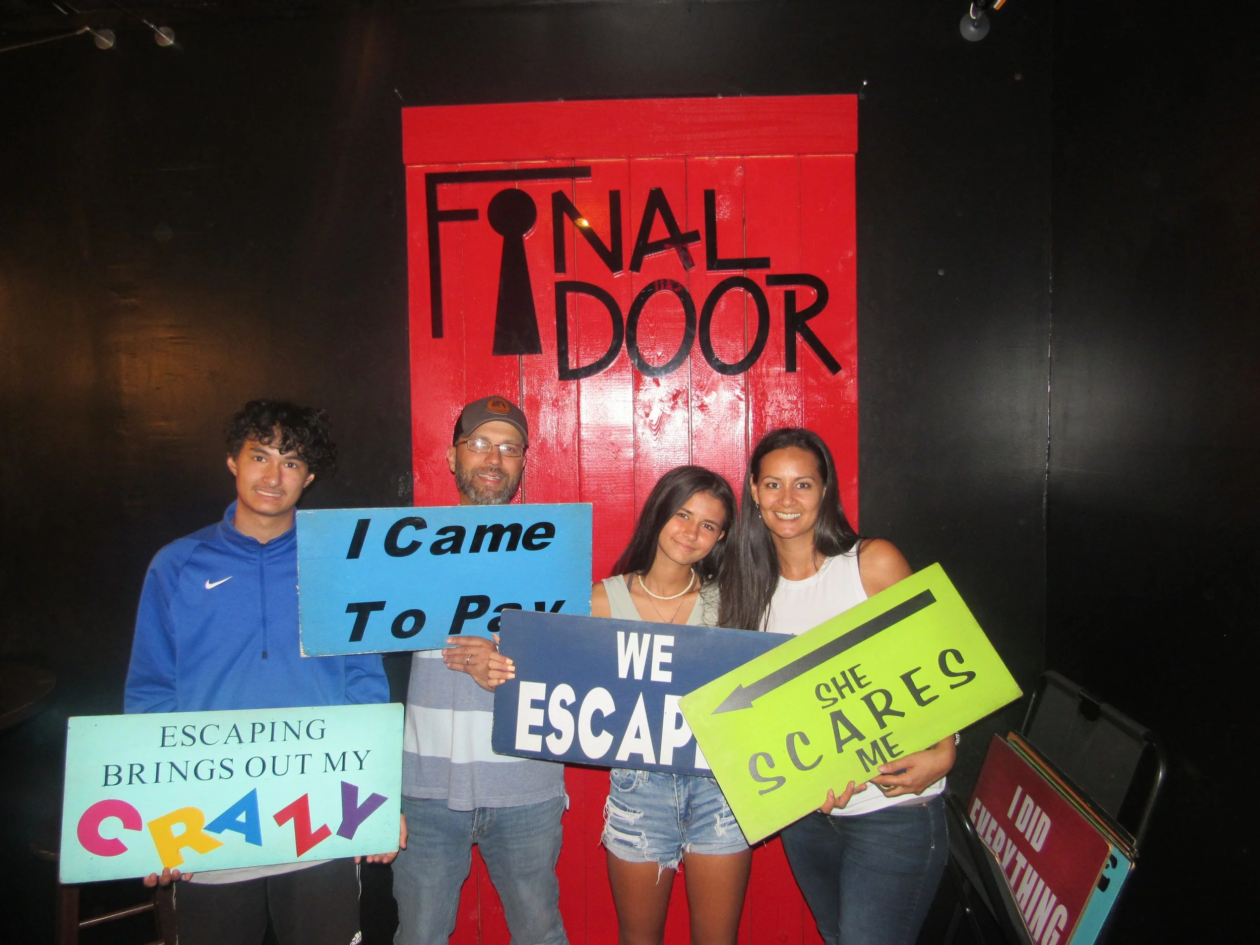 the-final-door-escape-room-columbia-sc-team-photos-09-24-22  (12).JPG