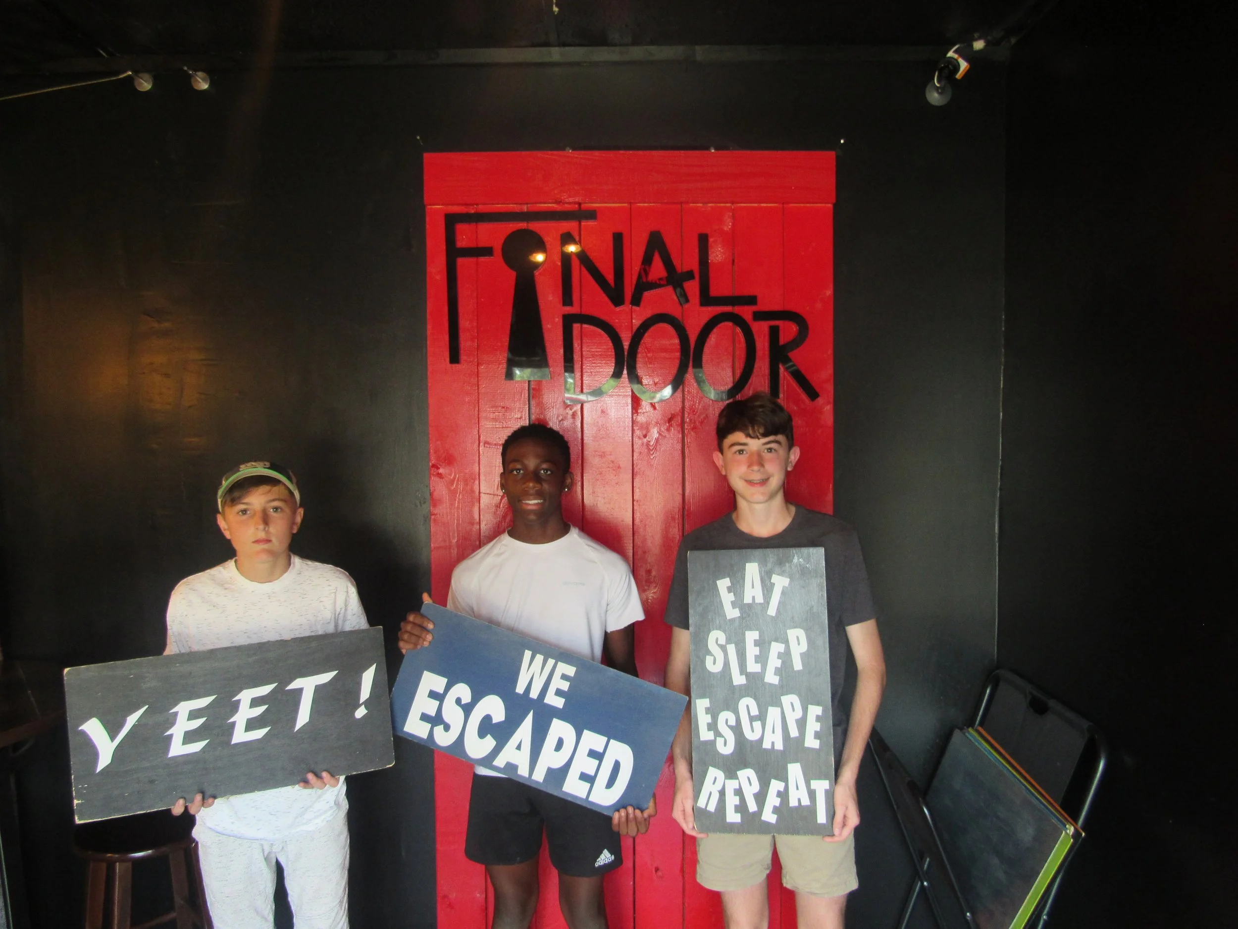 the-final-door-escape-room-columbia-sc-team-photos-09-25-22  (4).JPG