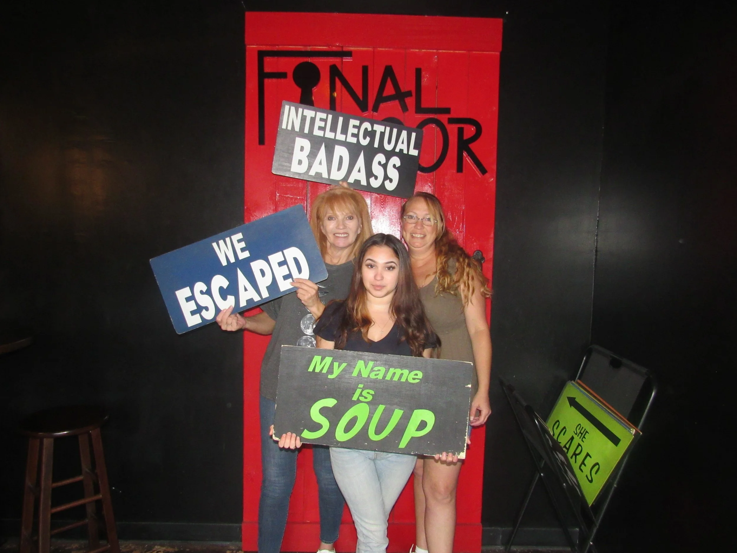 the-final-door-escape-room-columbia-sc-team-photos-09-25-22  (5).JPG