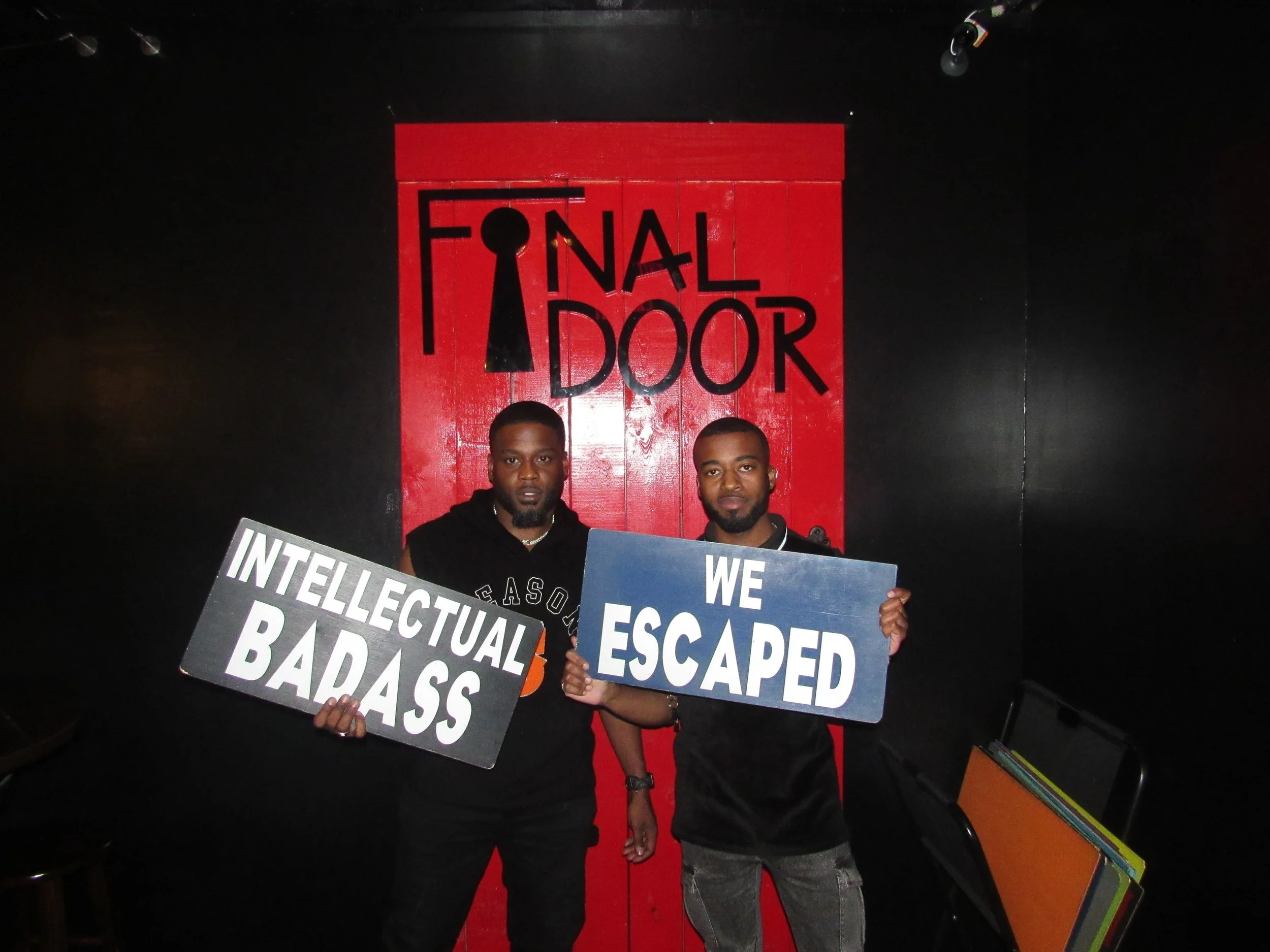 the-final-door-escape-room-columbia-sc-team-photos-10-23-22 (5).JPG