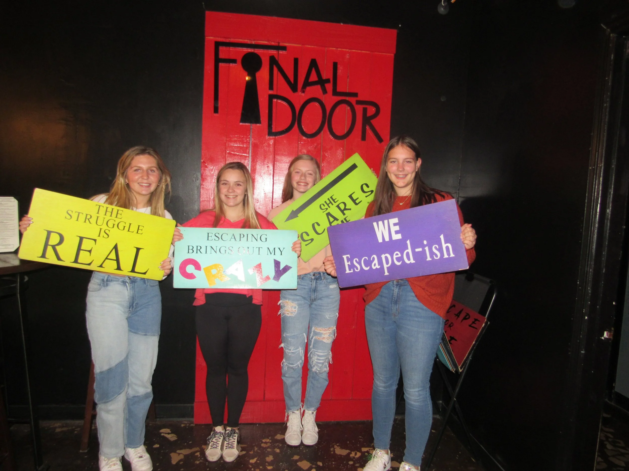 the-final-door-escape-room-columbia-sc-team-photos-11-18-22  (5).JPG