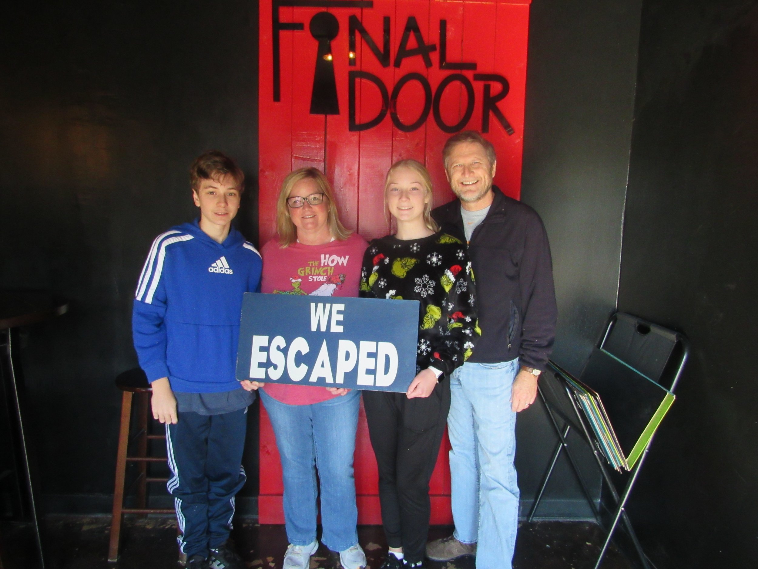 the-final-door-escape-room-columbia-sc-team-photos-11-19-22  (1).JPG