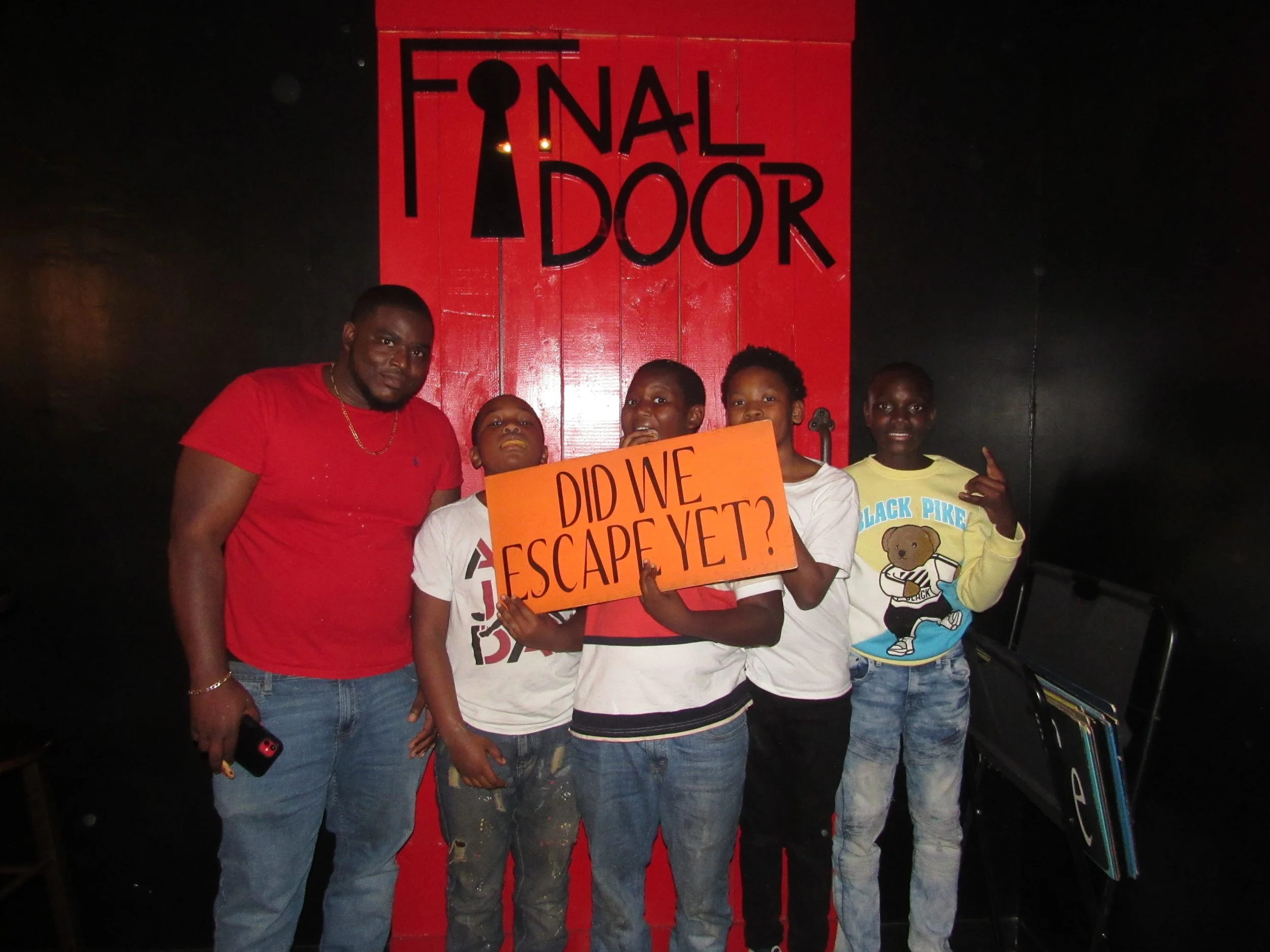 the-final-door-escape-room-columbia-sc-team-photos-12-02-22 (6).JPG
