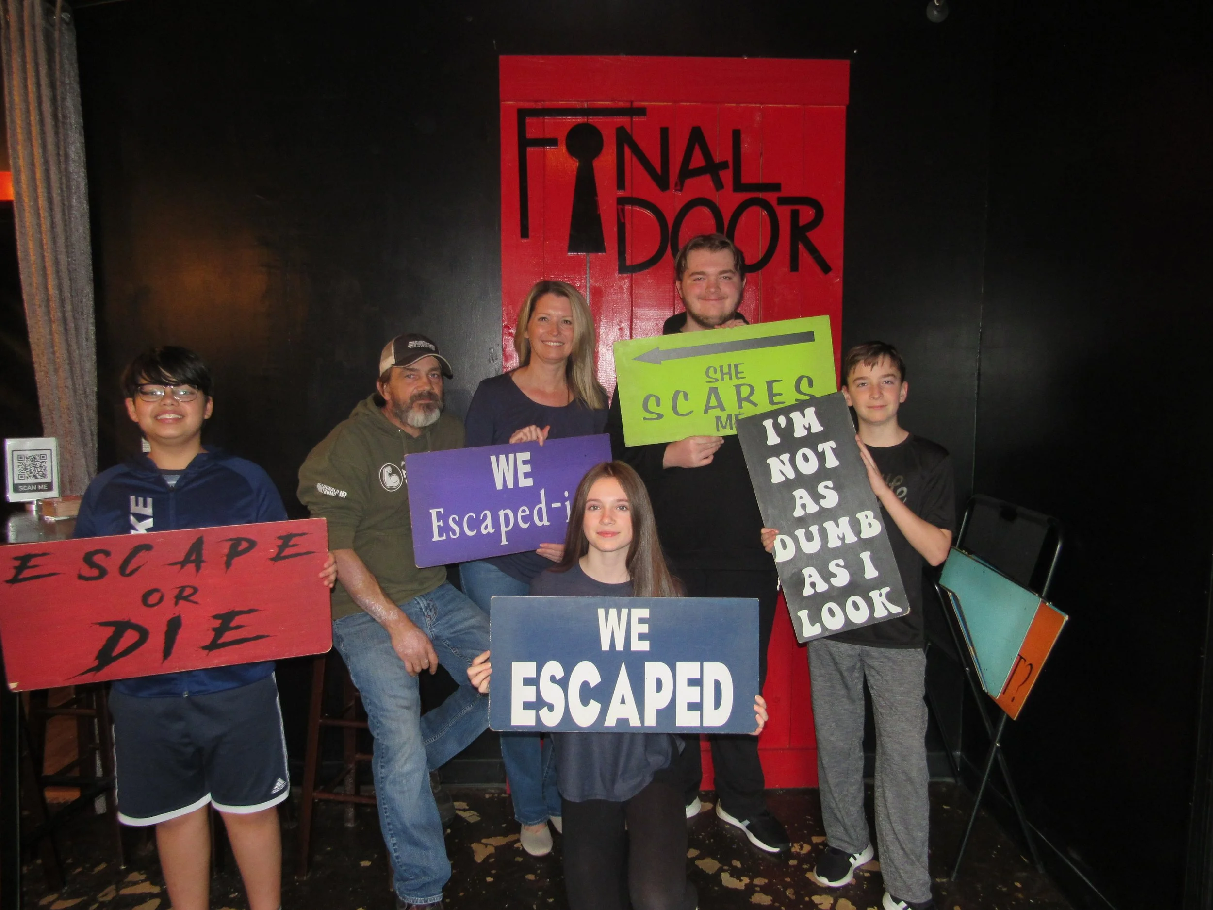 the-final-door-escape-room-columbia-sc-team-photos-12-03-22 (7).JPG