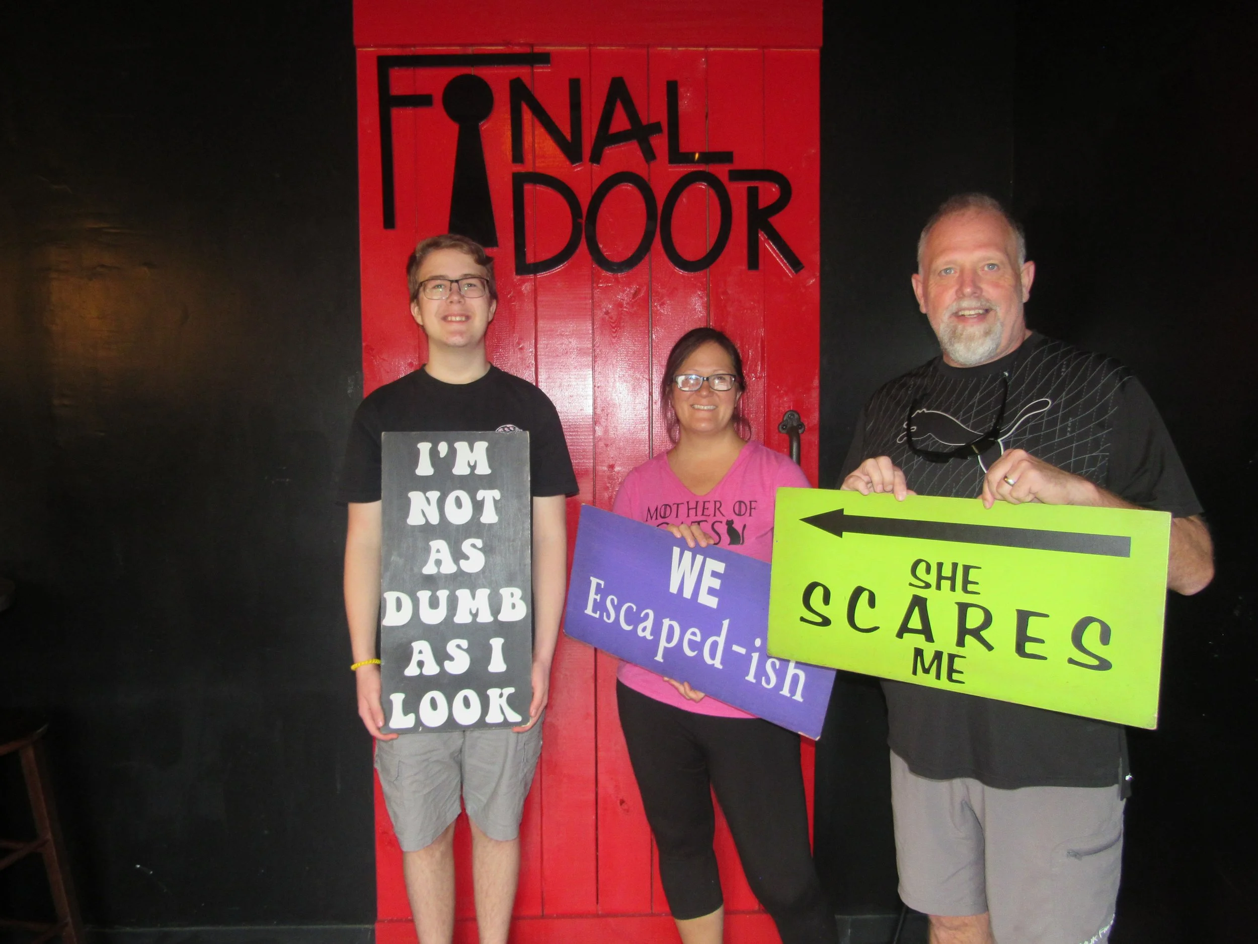 the-final-door-escape-room-columbia-sc-team-photos-12-04-22 (3).JPG