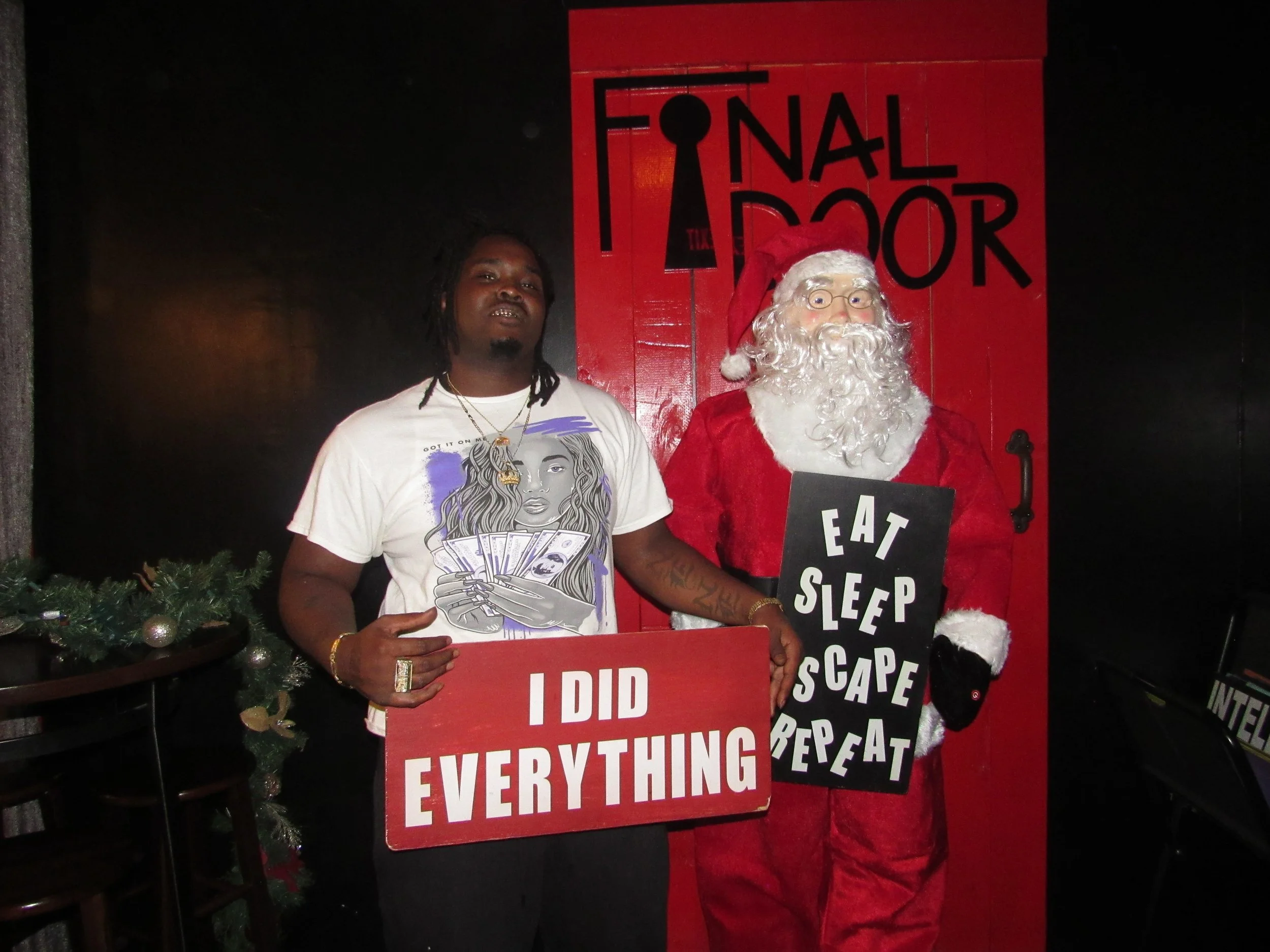 the-final-door-escape-room-columbia-sc-team-photos-12-08-22 (4).JPG