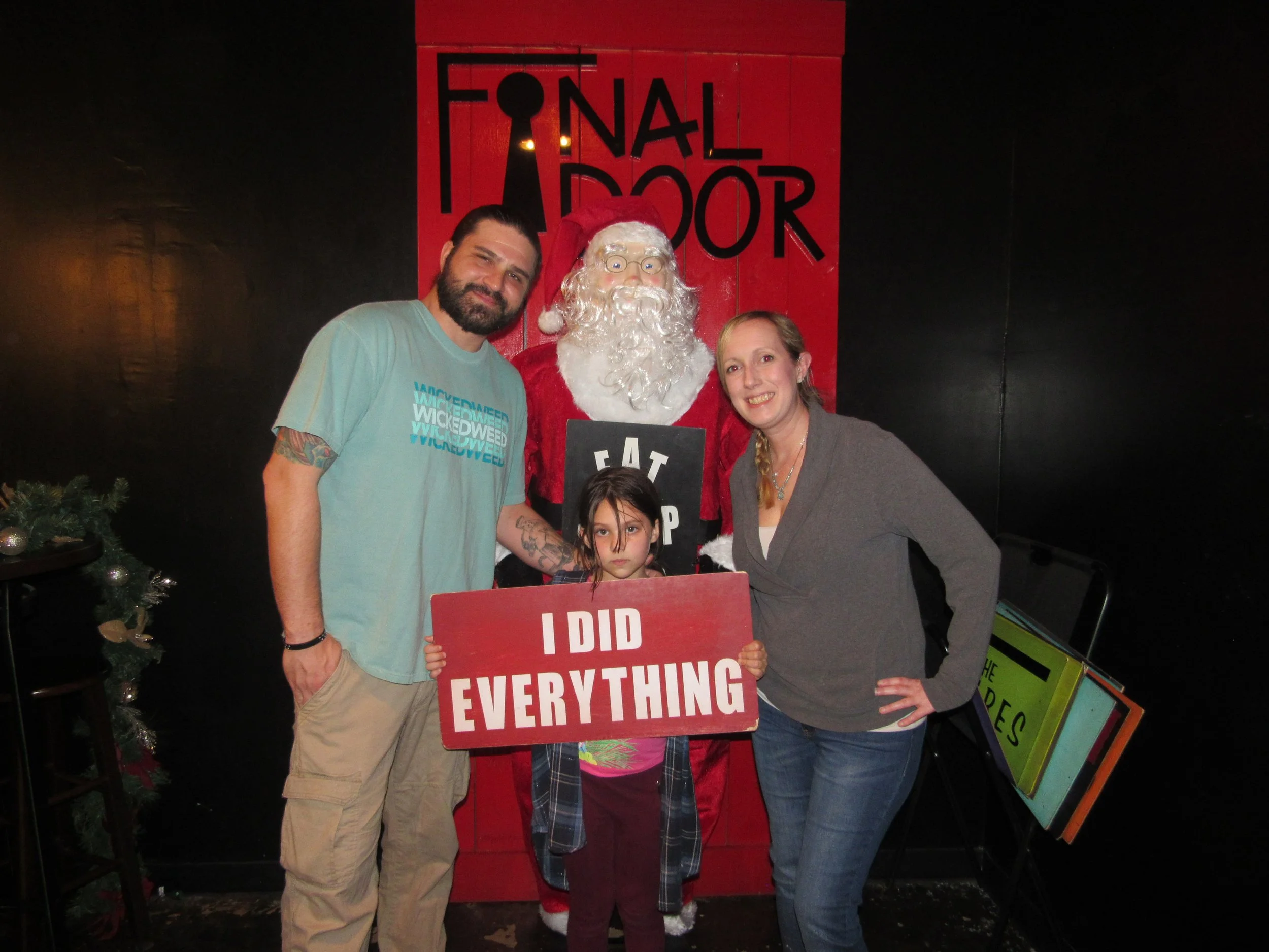 the-final-door-escape-room-columbia-sc-team-photos-12-08-22 (5).JPG