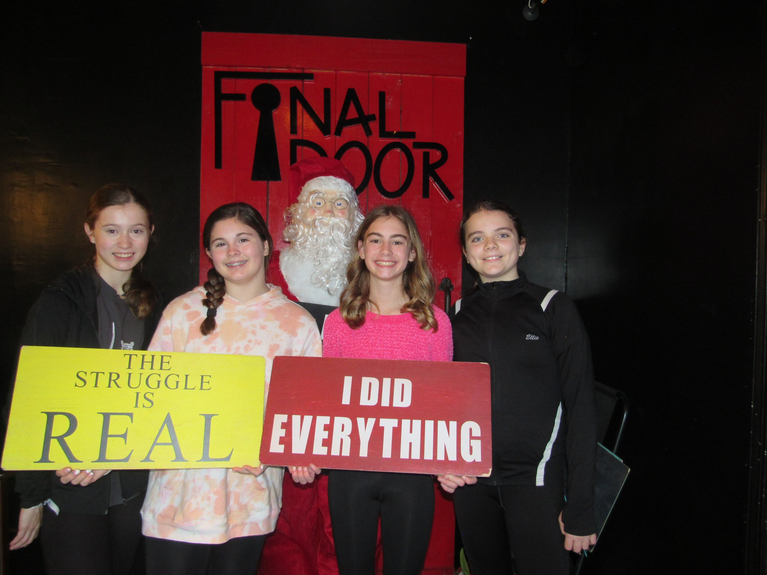 the-final-door-escape-room-columbia-sc-team-photos-12-10-22 (10).JPG