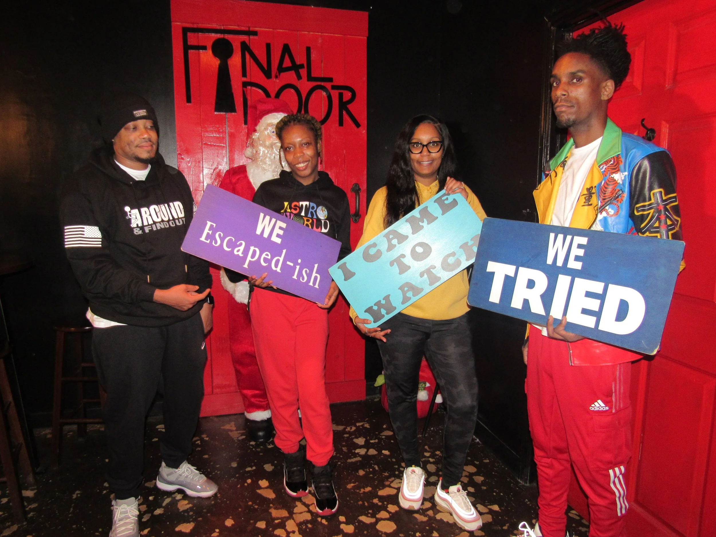 the-final-door-escape-room-columbia-sc-team-photos-12-10-22 (19).JPG