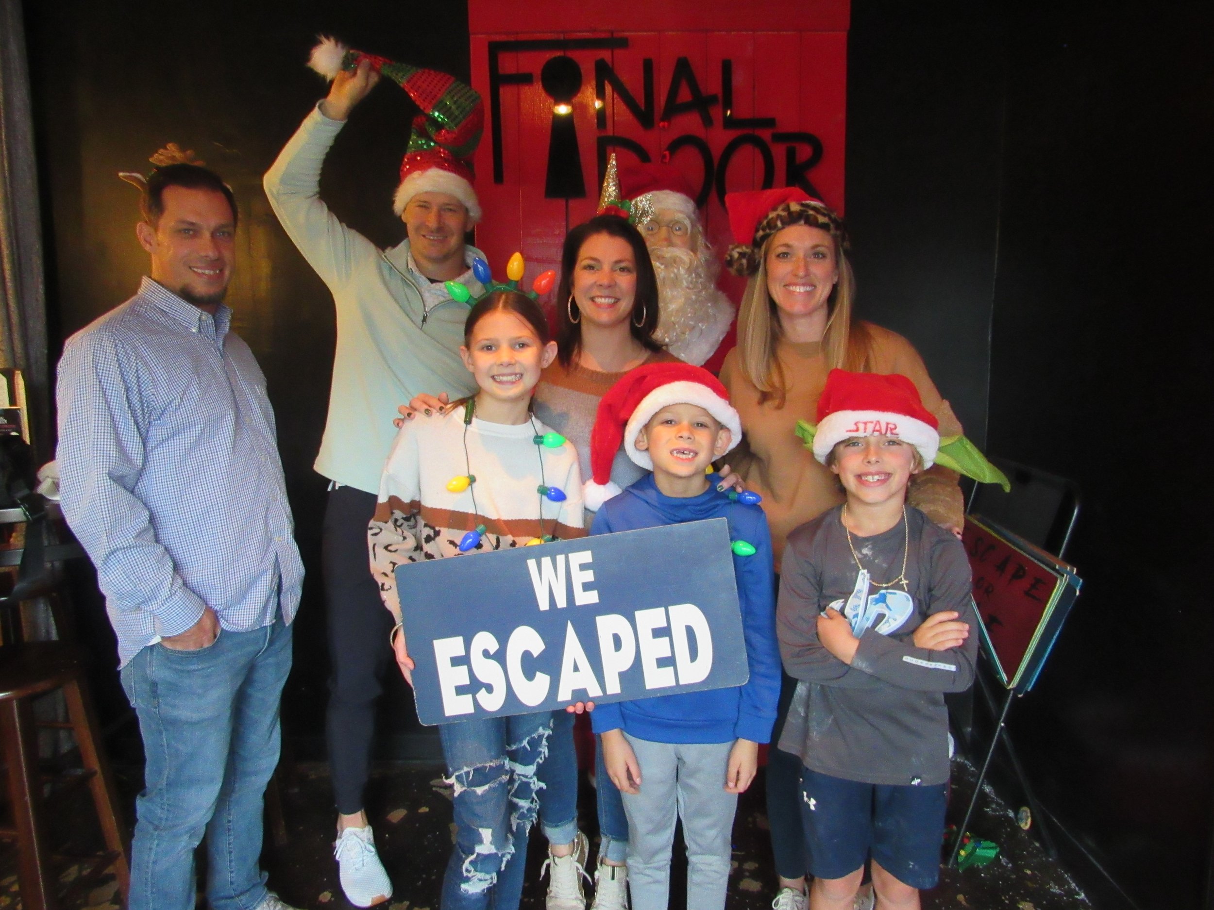 the-final-door-escape-room-columbia-sc-team-photos-12-11-22 (2).JPG