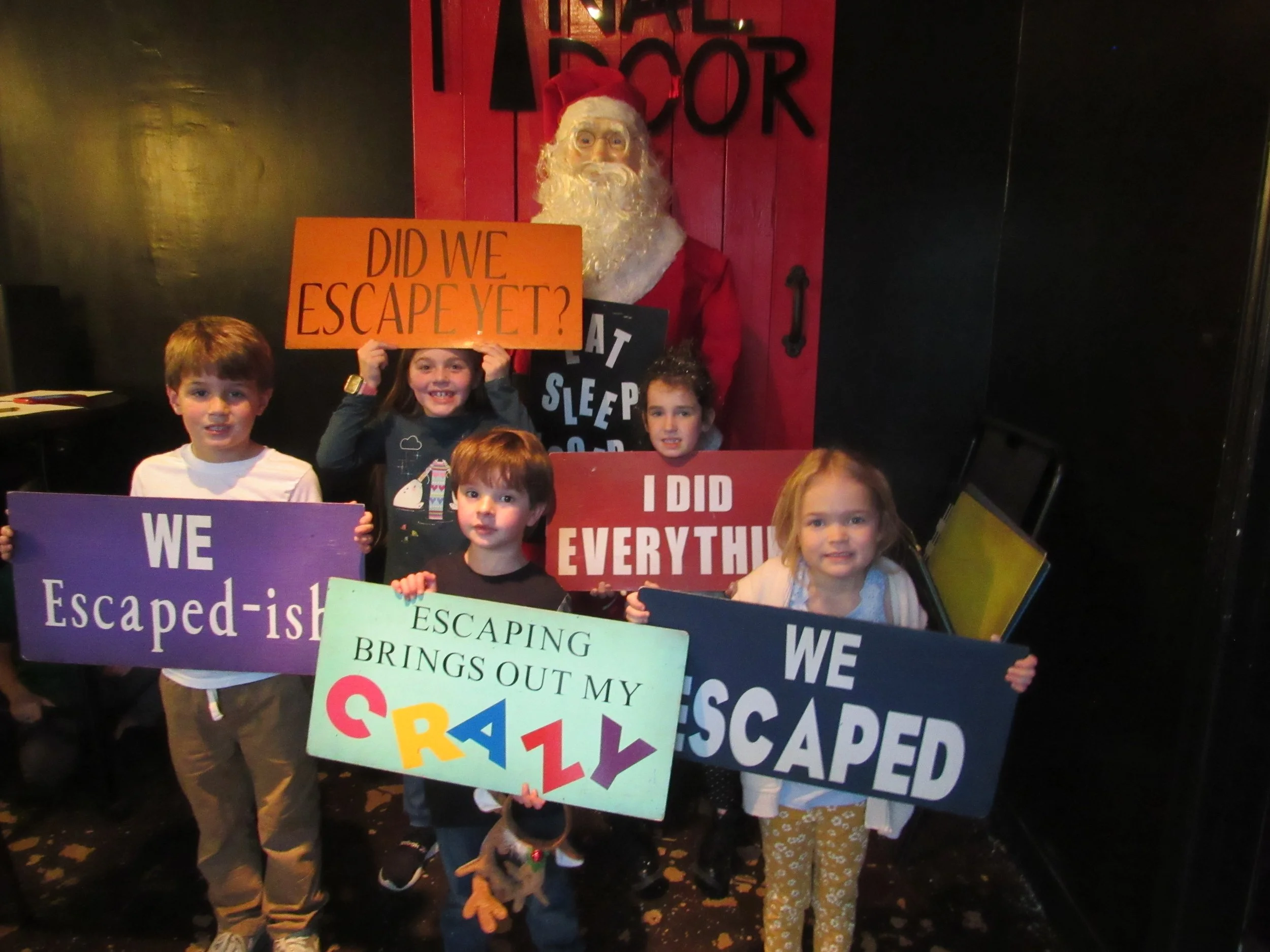 the-final-door-escape-room-columbia-sc-team-photos-12-11-22 (4).JPG