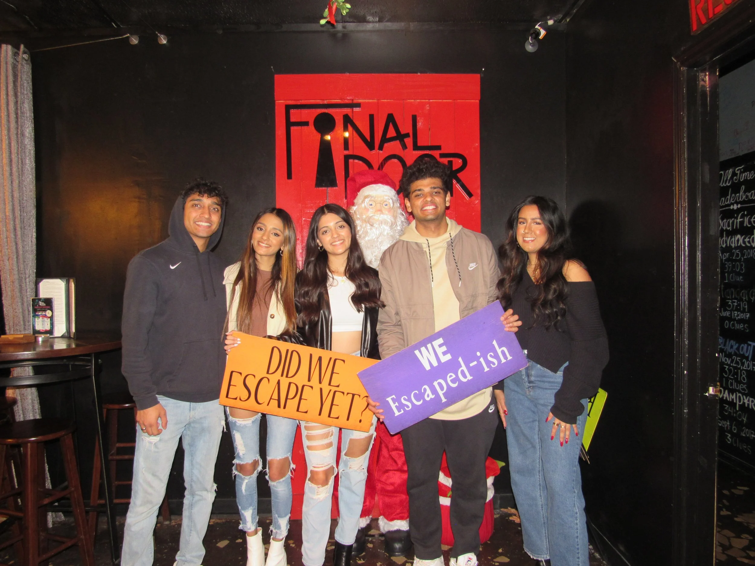 the-final-door-escape-room-columbia-sc-team-photos-12-12-22 (4).JPG