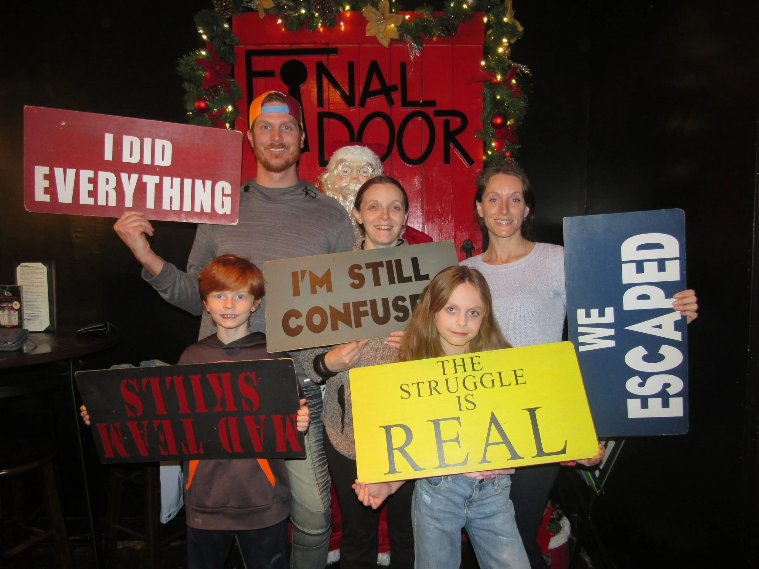 the-final-door-escape-room-columbia-sc-team-photos-12-13-22 (2).JPG